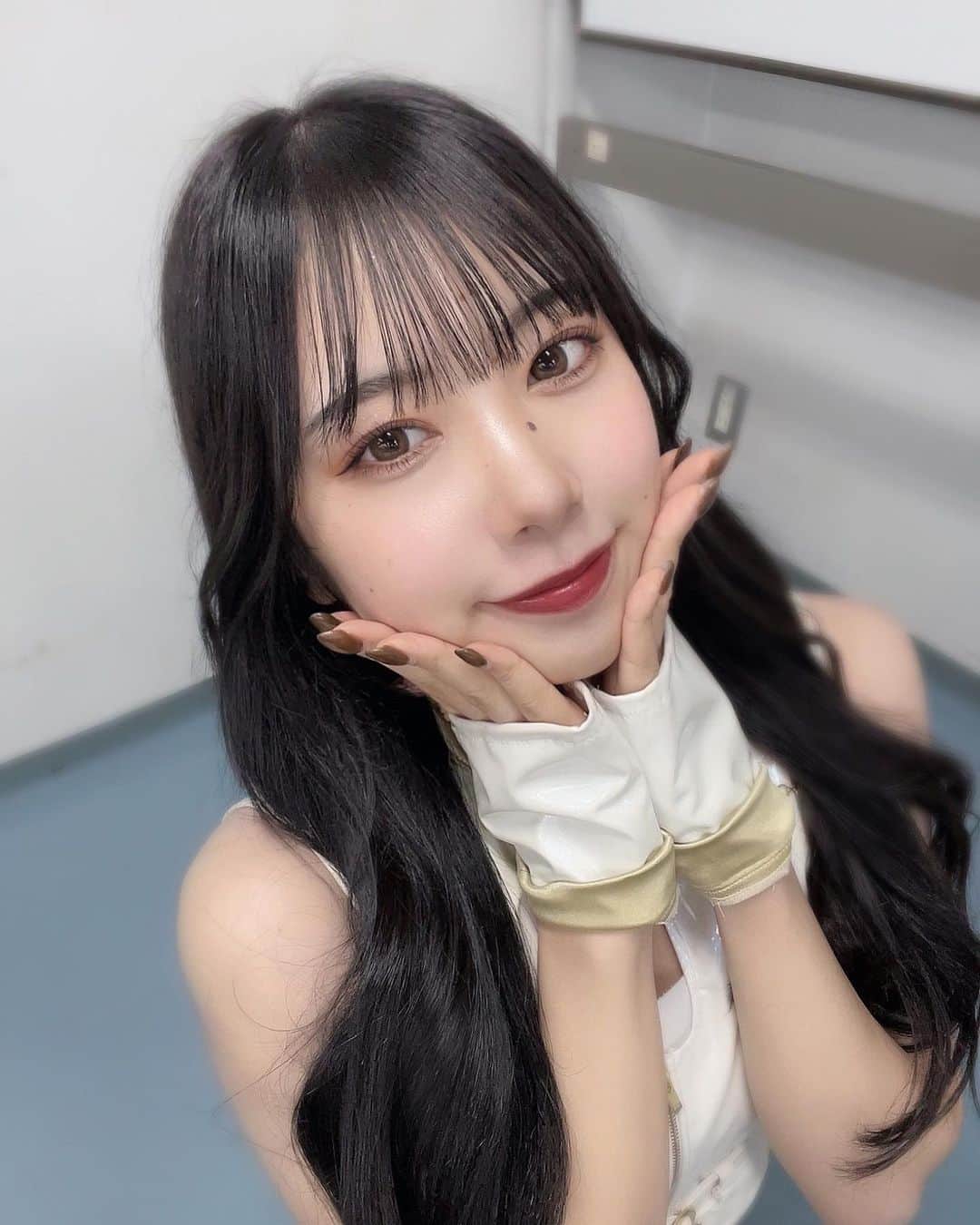 のインスタグラム：「⁡  ⁡ おりほぉーーー🐮🔥まずは1勝！！ 今日の勝利は最高に嬉しいです🥹🥹🥹 ⁡ 明日も皆様と全力応援するぞーーー💪📣 ⁡ ⁡ 📷: 茶髪か黒髪の投票で、 『黒髪』の方が票数が多かったので黒になりました🖤 ⁡ 黒髪NUIどうですか？🐶 ⁡ ⁡ ⁡ #オリックス#BsGirls #Bs2023 #baseball #プロ野球 #野球女子 #野球 #野球好き #京セラドーム大阪  #野球好きな人と繋がりたい　  #オリックスバファローズ#instalike #instagood #pic #photo #selfie #followme #f4f #like4like #follow #Instagram #love #fashion #いいね #フォロー」