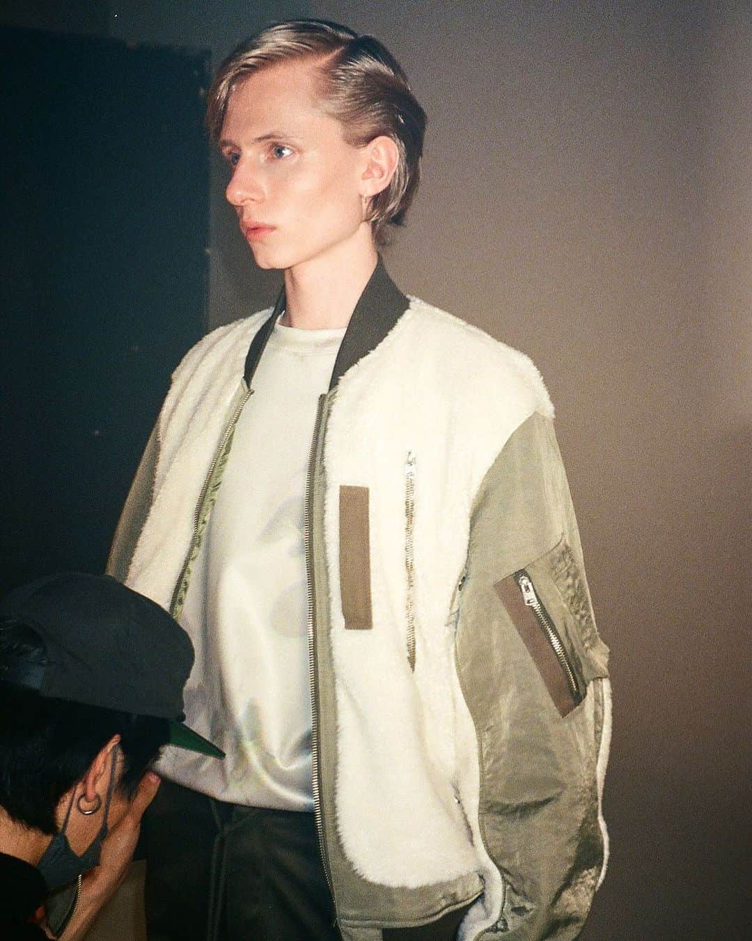 ウィザードのインスタグラム：「WIZZARD 2023/24 AUTUMN WINTER COLLECTION [Bloom]  🟦 BACKSTAGE 🟦  [ MODEL ] @je7u7  [ STYLIST ] @rxixkxux  [ HAIR MAKE ] @ezashi_ezashi_ezashic  [ SPECIAL THANKS ] @teeny_ranch_ @west_management_inc_official @themgt.jp.  #wizzard_fac #wizzard #fashion #mensfashion #2023AW」