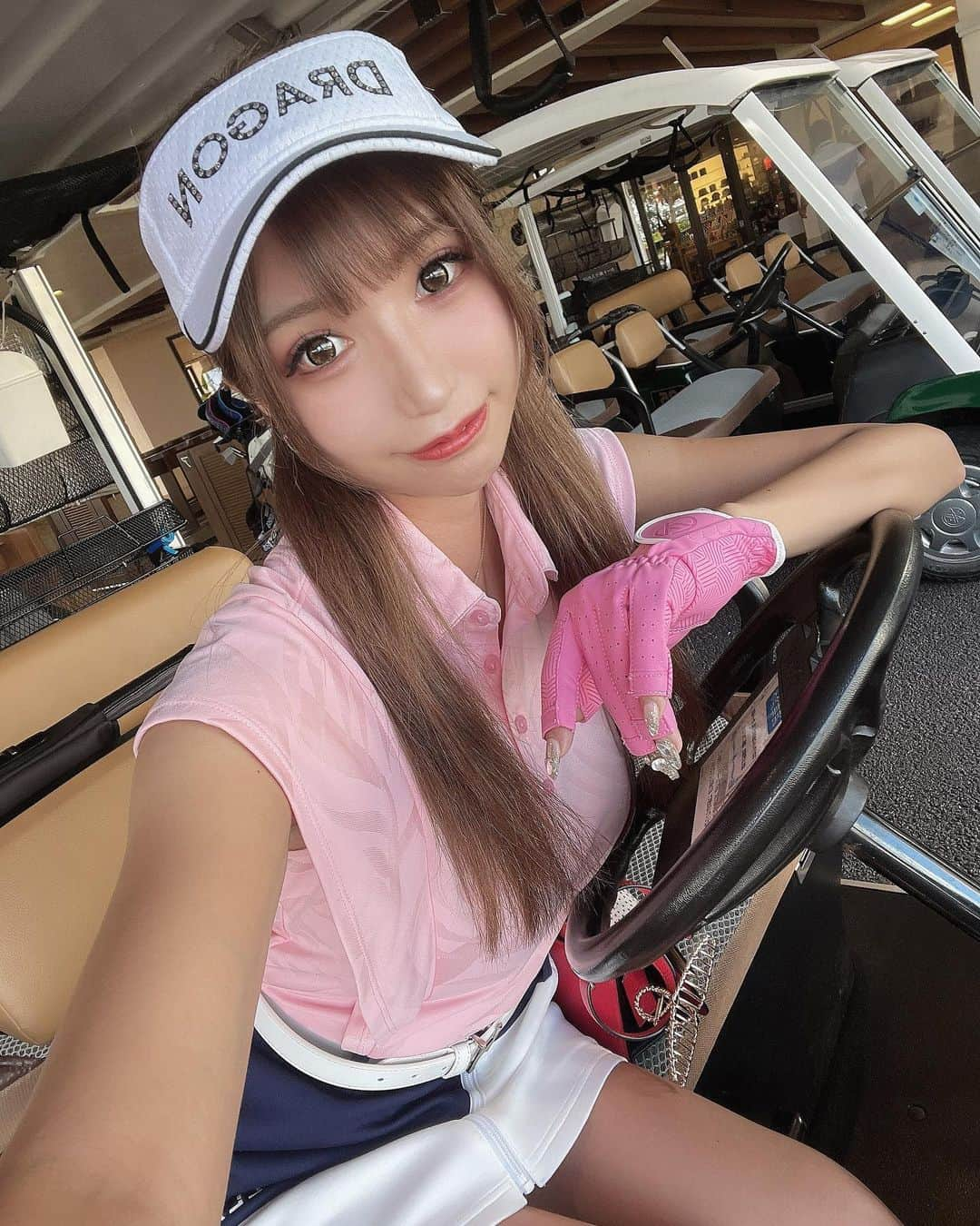 かえるちゃんさんのインスタグラム写真 - (かえるちゃんInstagram)「ゴルフデビュー⛳️🏌️‍♀️ 形から入るタイプwwww ♡ ♡ #ゴルフ #ゴルフ女子   #東京 #脚フェチ #japan  #脚が本体のギャルコスプレイヤー #かえるちゃん #介護美容師 #撮影会モデル #ポートレート女子 #ポートレート撮影 #被写体モデル #good_portraits_world #hueart_life #lovers_nippon_portrait #pasha_magagine #portrait_shot #写真好きな人と繋がりたい #お洒落さんと繋がりたい #角色扮演  #얼스타그램 #팔로우 #コスプレイヤー #バーレスクヤバイ #バーレスク東京 #ギャル #派手髪 #cosplay」10月18日 22時21分 - k.kaeru