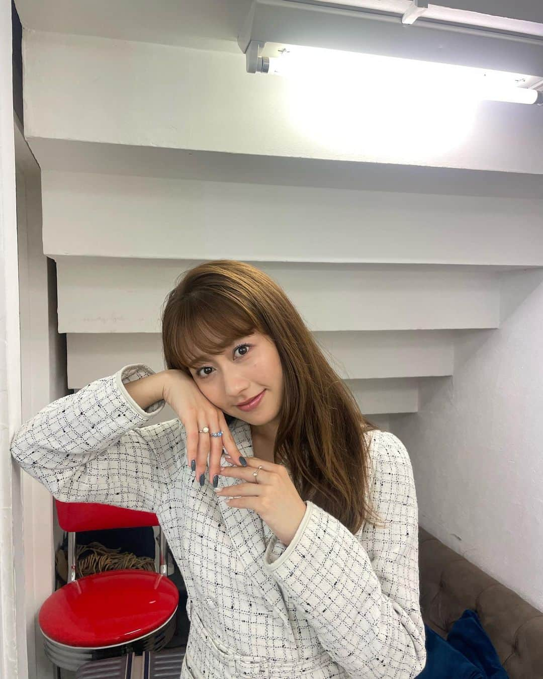 佐々木彩夏さんのインスタグラム写真 - (佐々木彩夏Instagram)「🤍  発売中の美人百花の クリスマスコフレ特集に 出させてもらってます💄✨  クリスマスコフレってほんっとわくわくするよねぇ♡  チェックしてね！  #美人百花 #あーりんぐらむ」10月18日 22時28分 - ayaka_sasaki_official