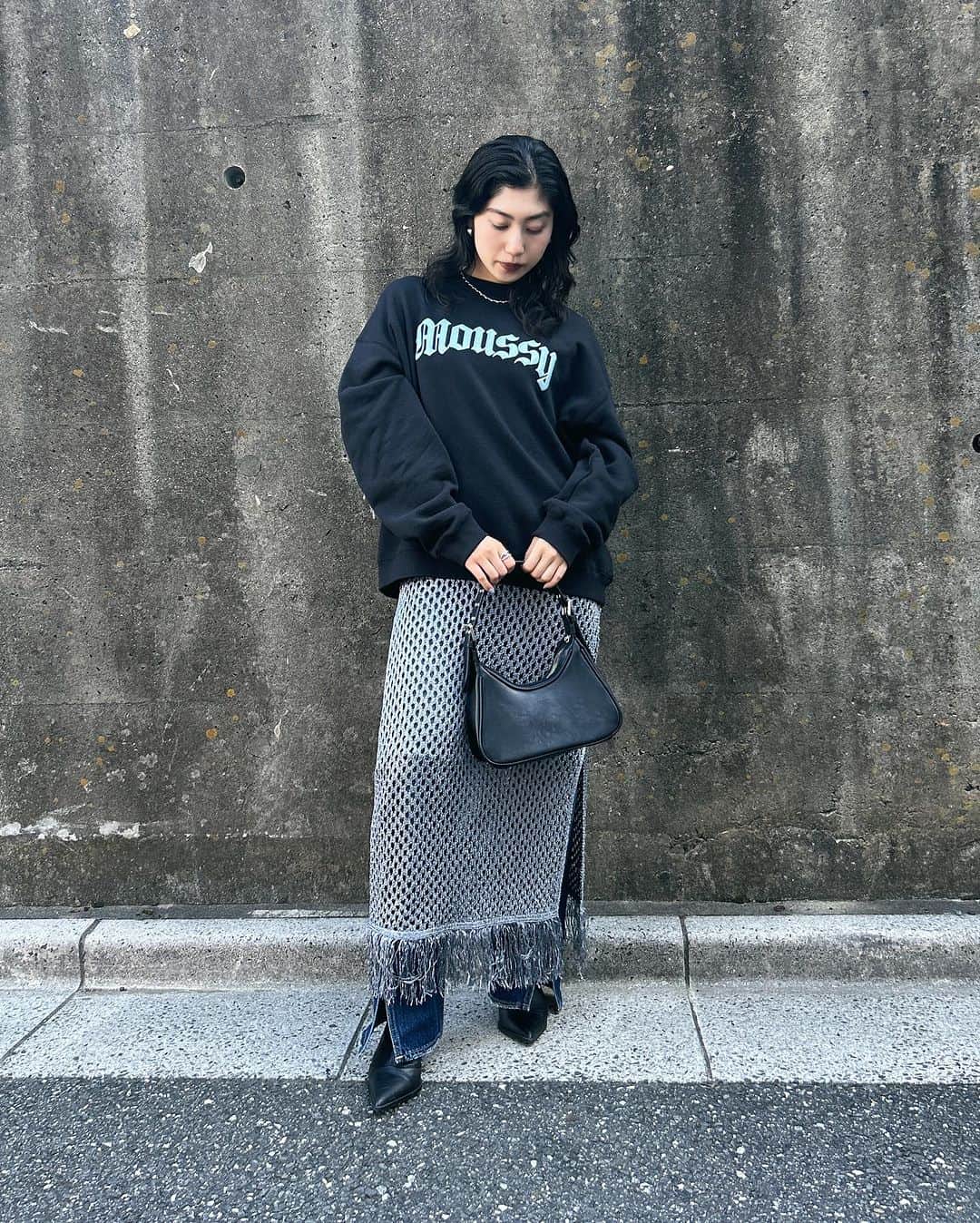 MOUSSY SNAPさんのインスタグラム写真 - (MOUSSY SNAPInstagram)「#MOUSSYSNAP @nao_yoshida97 158cm  2023.10.22(mon) 0:00- RELEASE @ZOZOTOWN ・OLD ENGLISH MOUSSY PULLOVER(010GAL90-5370) L/BLKはZOZOTOWN限定カラーになります。  #MOUSSY」10月18日 22時29分 - moussysnap