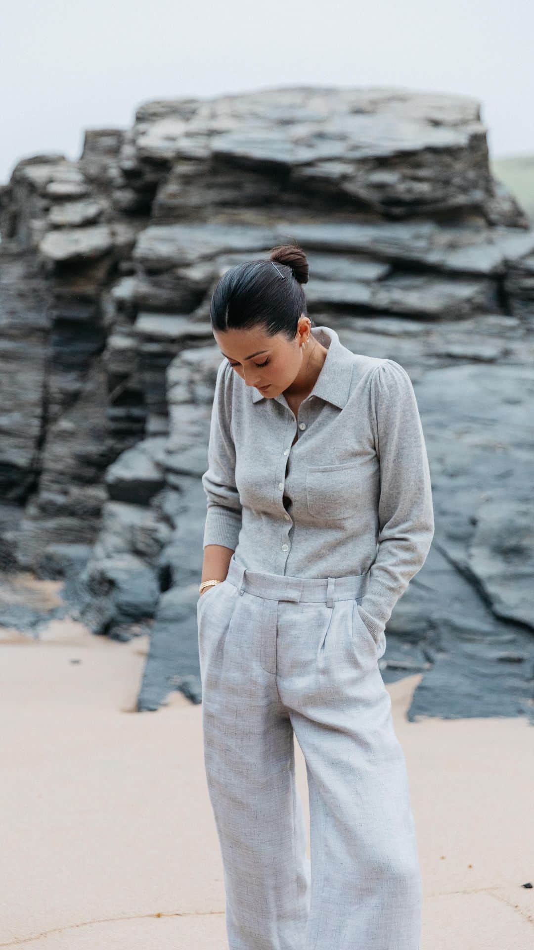 ペオニー・リムのインスタグラム：「The PEONY LIM Polo from @npealcashmere by Peony Lim. #npealbypeonylim  Photography @lizzie_churchill  Makeup and BTS @andjelka_m  Production @gingerjo50」