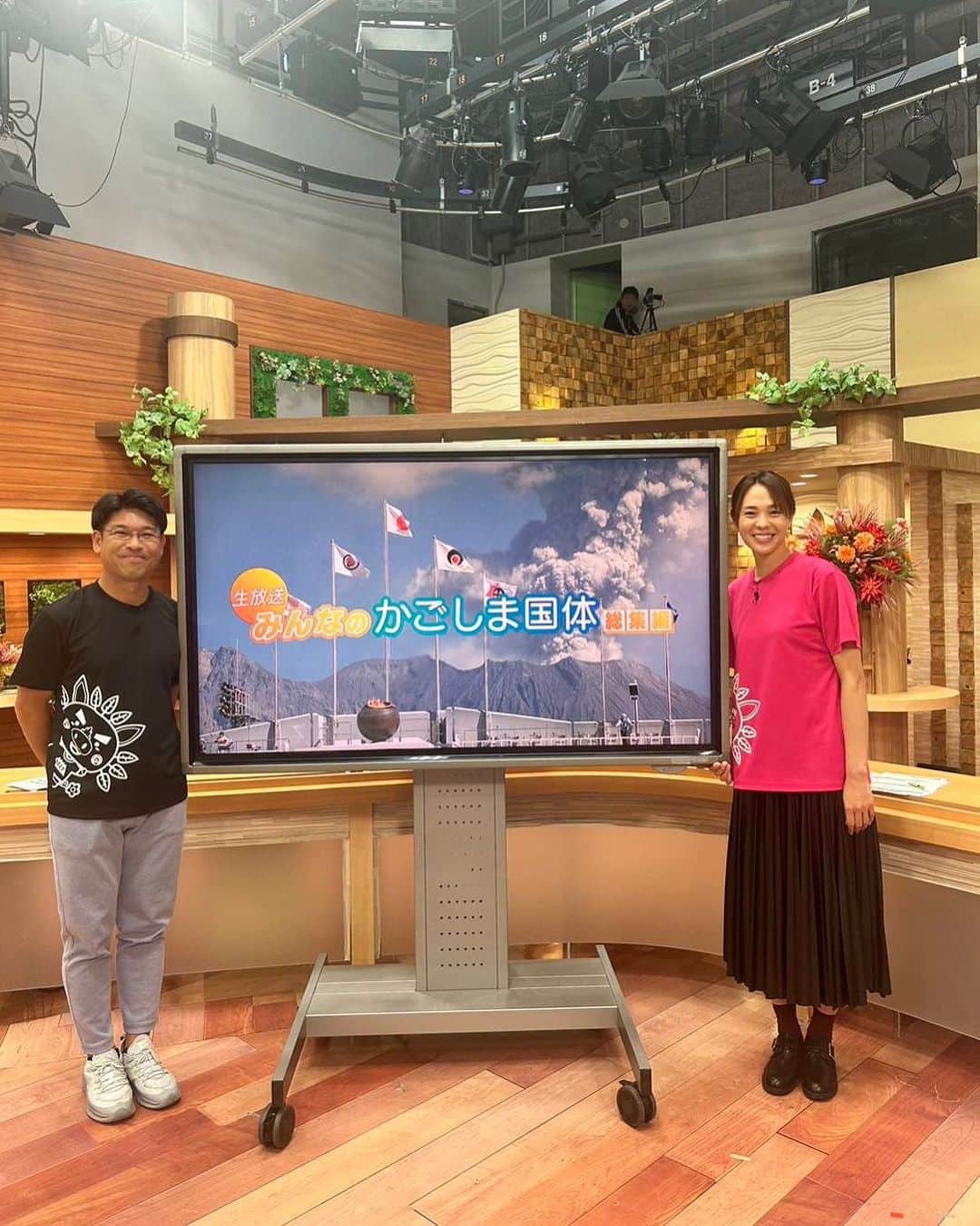 迫田さおりのインスタグラム：「・ MBC【どーんと鹿児島】に出演させていただきました‼︎ ・ かごしま国体の総集編で、たくさんの方の活躍をVTRを通して見ることが出来ました。 やっぱり、覚悟を決めて戦っている人ってかっこいい‼︎ ・ 松木アナウンサー、今日もありがとうございました🙇‍♀️」