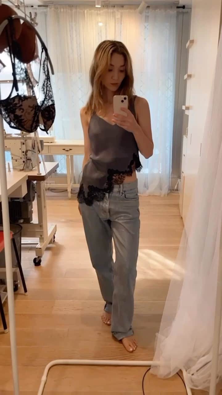 Chiyono Anneのインスタグラム：「Asymmetrical Silk Cami⛅️  #chiyonoanne #atelierchiyonoanne #silkcami」