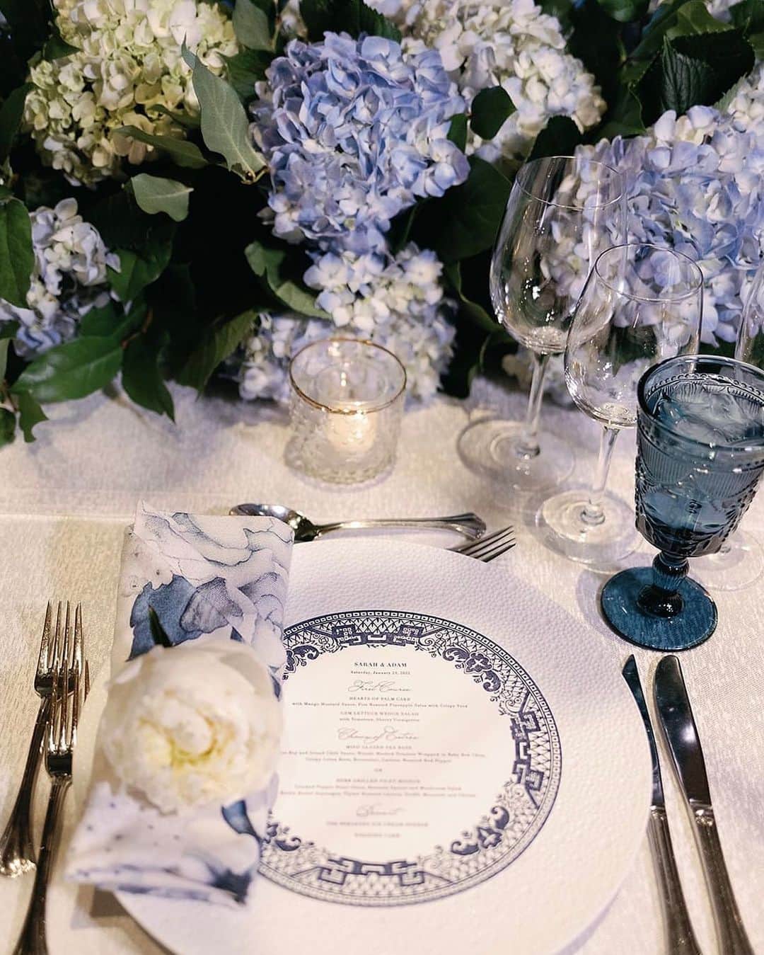 Ceci Johnsonさんのインスタグラム写真 - (Ceci JohnsonInstagram)「NAVY SHELBY COLLECTION | Delicate floral prints in classic, hand-painted hues of blues transport your guests on a romantic adventure.  Our Navy Shelby Collection has been a bestseller since its launch with our partners Nuage Designs. Swipe to get inspired how you can incorporate these pieces to elevate your events. Additionally, we have designed the Navy Shelby Invitation Collection to complement the collection available now to order on our website.   Discover more at cecinewyork.com Rent the Navy Shelby Linens and Chargers at nuagedesigns.com #CeciCollection #CecixNuage  CREATIVE PARTNERS Stationery: @cecinewyork  Linens and chargers: @cecinewyork X @nuagedesignsinc  Handpainted watercolor: @cecijohnson  Photography: @allisonjeffersphotography @erikadelgadophoto @ericajphotography Event planner: @poshpartygal   #cecinewyork #weddingstationery  #floraevent  #botanicalelegance  #eventbranding  #eventstying  #artistryininvitations #elevateyourevent」10月18日 22時46分 - cecinewyork