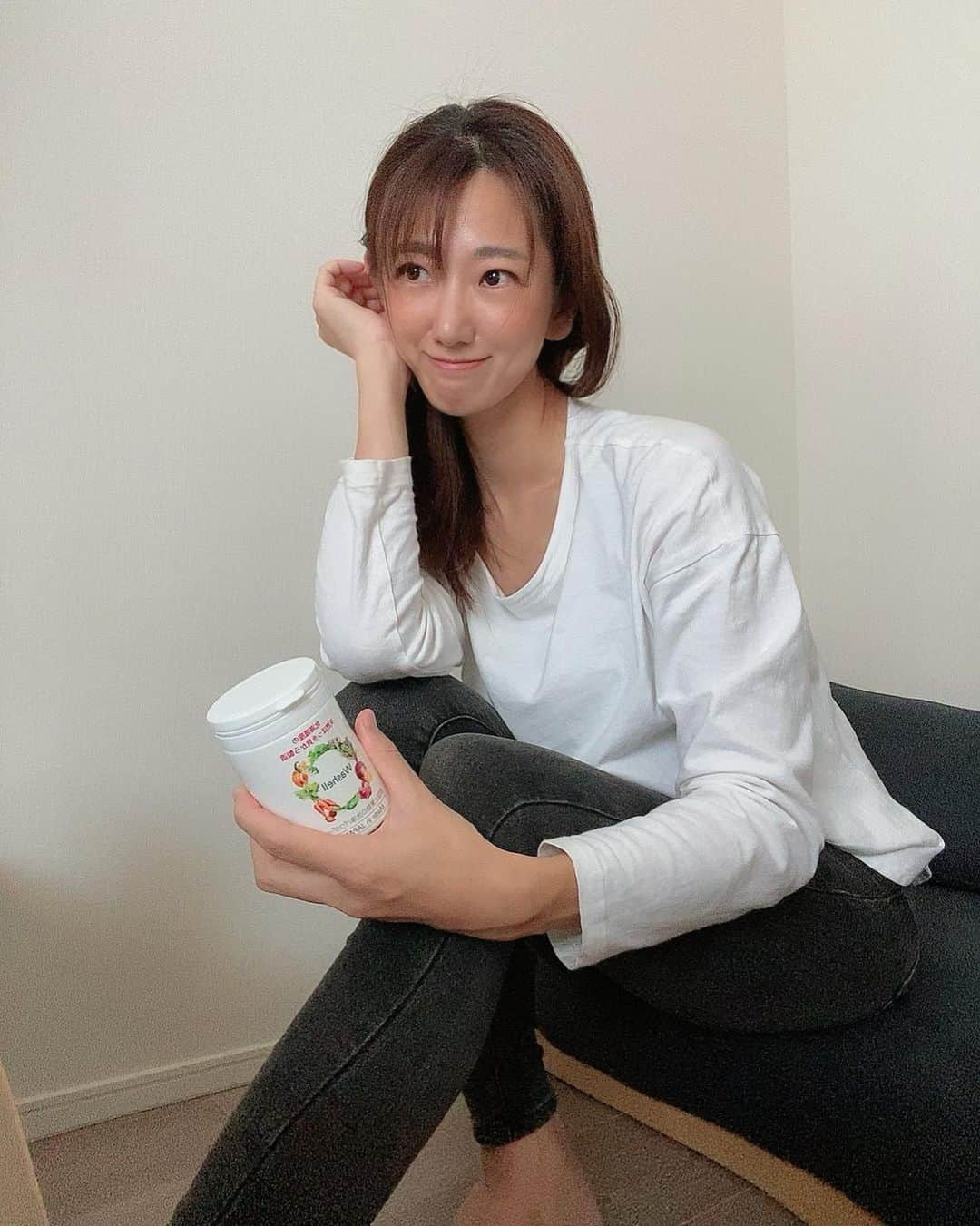 阿川麻美さんのインスタグラム写真 - (阿川麻美Instagram)「Amazonランキング１位獲得の　Washell をご提供いただきました。  ほたて貝より効果のある ほっき貝から出来た 野菜や果物を洗浄、除菌、鮮度保持をしてくれるパウダー！  野菜や果物だけじゃなく、お米の除菌、 お肉やお魚の消臭にも使えて万能👍  安心の食材を揃えるのはなかなか難しいので 自分の家族は自分で守らないと🥲   #pr#Washell #ウォッシェル #除菌#農薬  #残留農薬 #抗菌#消臭  @washell_natural」10月18日 22時59分 - asamichi922