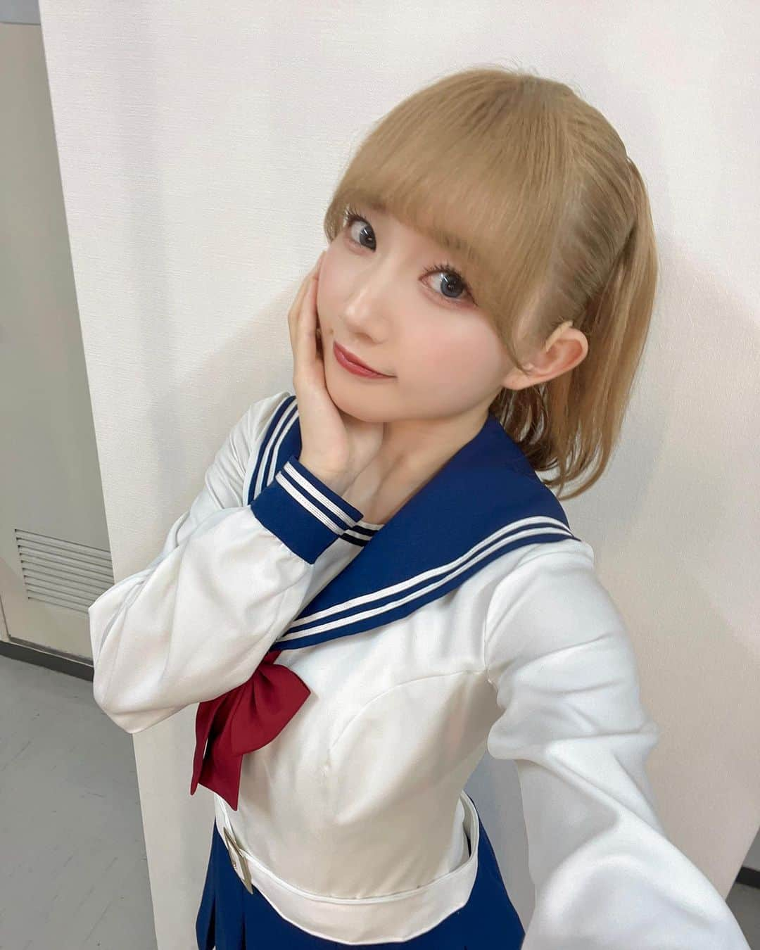 青山なぎさのインスタグラム：「舞台『かげきしょうじょ!!』 無事に初日を終えることができました🌹 ご来場いただいた皆様、配信でご覧いただいた皆様、ありがとうございました✨️ 私の初舞台。これぞ生の舞台だ！という実感でワクワクが止まりませんでした☺️ 一生忘れないと思います。 #舞台かかげき #かげきしょうじょ #野島聖」