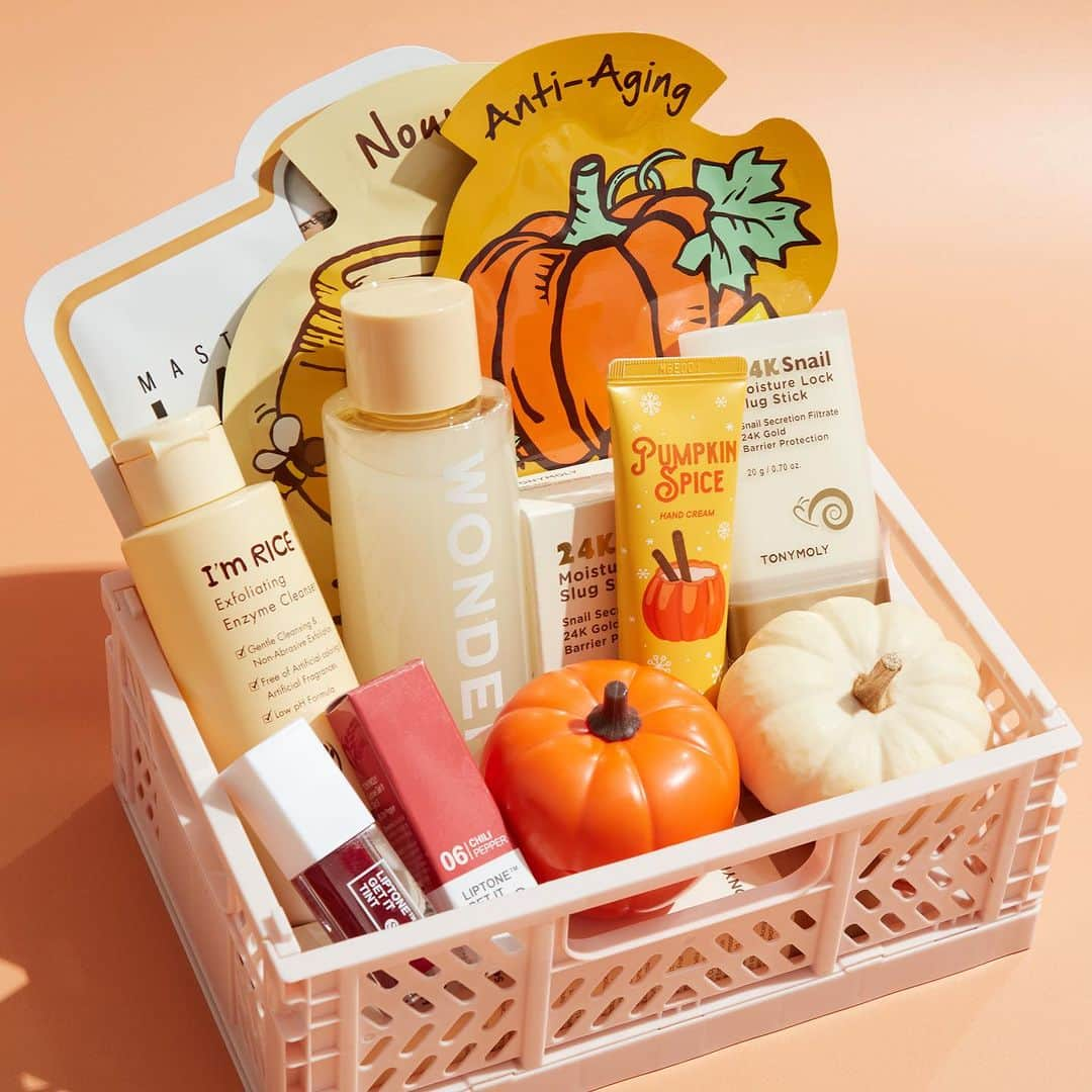 TONYMOLY USA Officialのインスタグラム：「Have you checked out our October bundle? Every month we handpick our favorites to curate a special set, so you can try the very best of TONYMOLY without breaking the bank! Quantities are limited so make sure to grab yours while you still can! Only on tonymoly.us💕 #xoxoTM #TONYMOLYnMe」