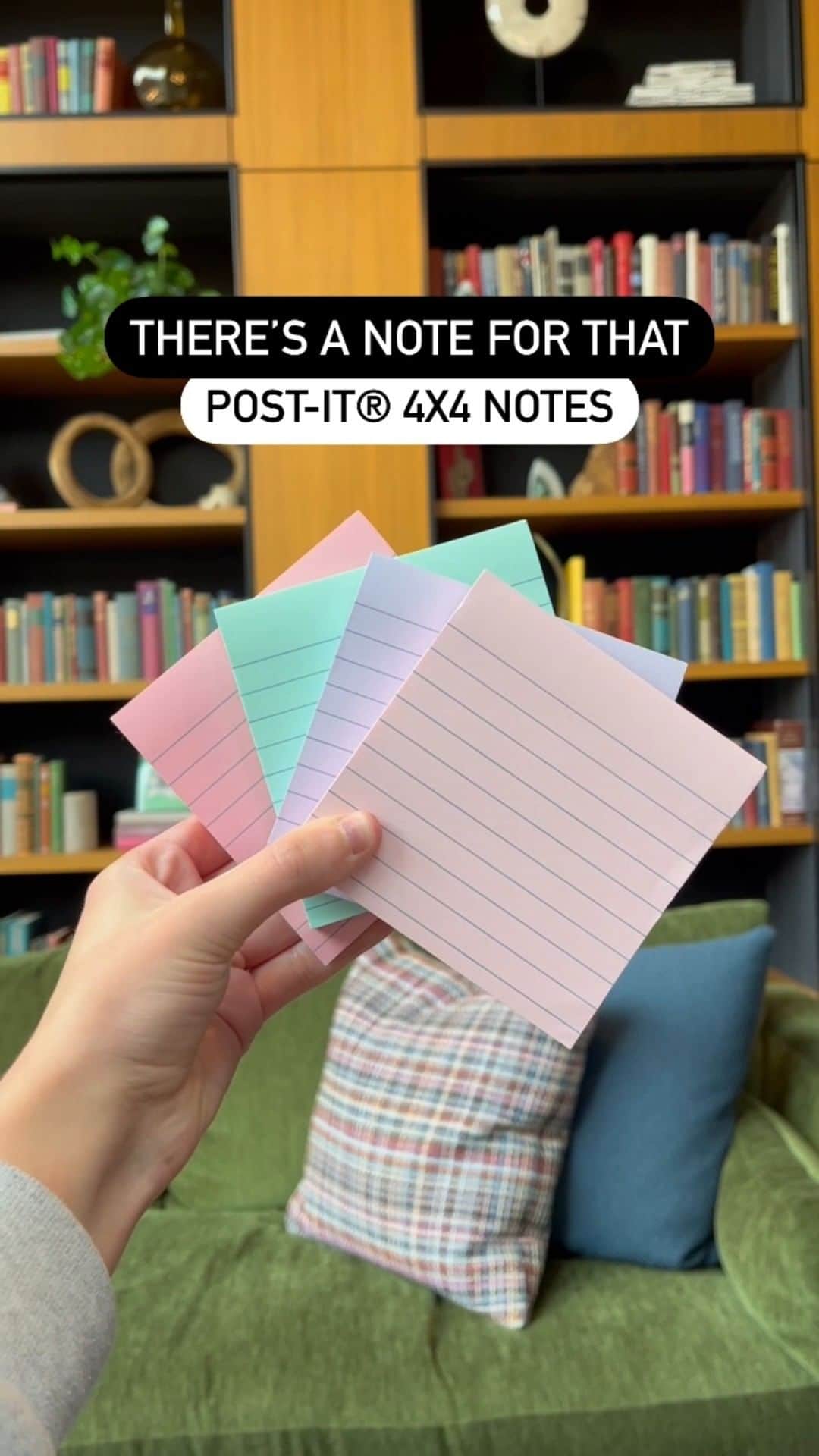 ポスト・イットのインスタグラム：「Did you know we made this size? 👀 Comment below how you share using our 4x4 notes! 👇 #postitnotes #postit #stickynotes #organization #checklist」