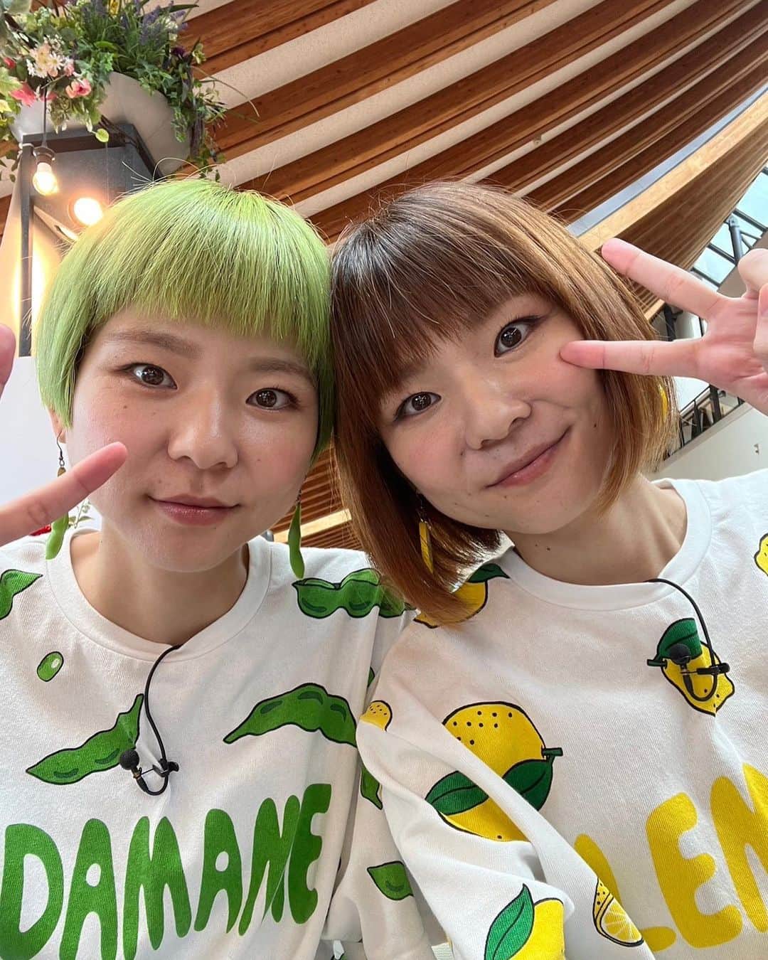 のインスタグラム：「競馬場に行くことが滅多にないので全ての景色が新鮮！！緑がとにかく綺麗💚！ 人生初馬券🔥勝つことの喜びを覚えることが大事って竹山さんから教えていただいたから人気の高い2頭を🐴🐴✨見事に勝ちました🎉 貴重な経験ができました☺️✨ #東京競馬場 #umajo #jra」