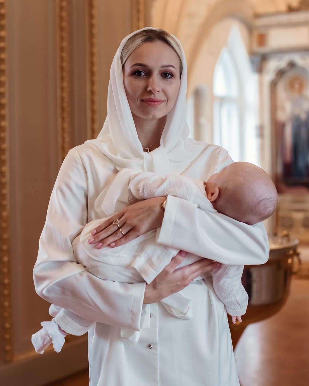 ダリア・スピリドーノワさんのインスタグラム写真 - (ダリア・スピリドーノワInstagram)「Волшебное событие 👼 Крестины Маркуши 🤍  📸 - @nata_photolife 🙏」10月18日 23時15分 - dashkoy83