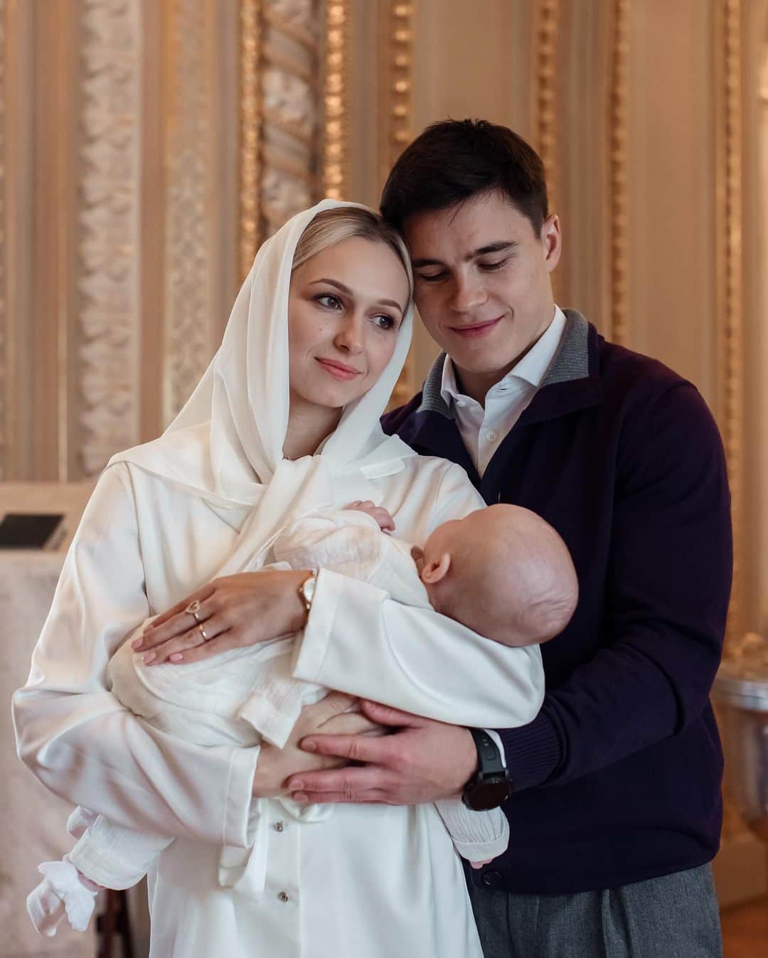 ダリア・スピリドーノワのインスタグラム：「Волшебное событие 👼 Крестины Маркуши 🤍  📸 - @nata_photolife 🙏」