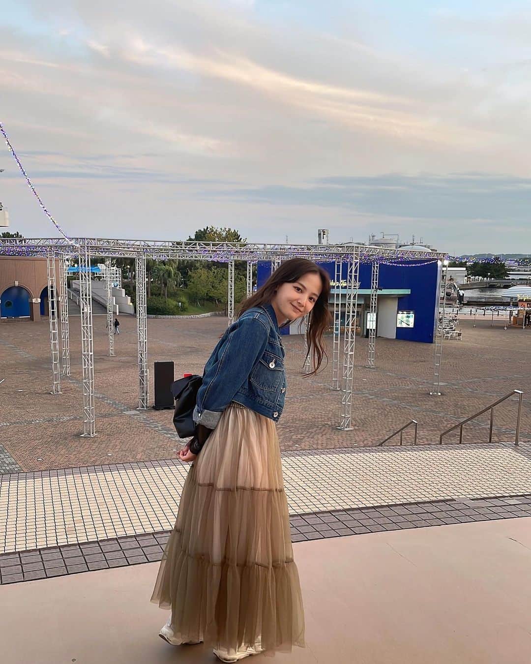 立野沙紀さんのインスタグラム写真 - (立野沙紀Instagram)「なんか、エモくない？笑  ここのところ、何も考えないでぼーっとできる場所に飛んで行きたいなと思う立野です。笑  そしてやっぱりこの日もコーラは常備です。笑」10月18日 23時29分 - saki_tateno