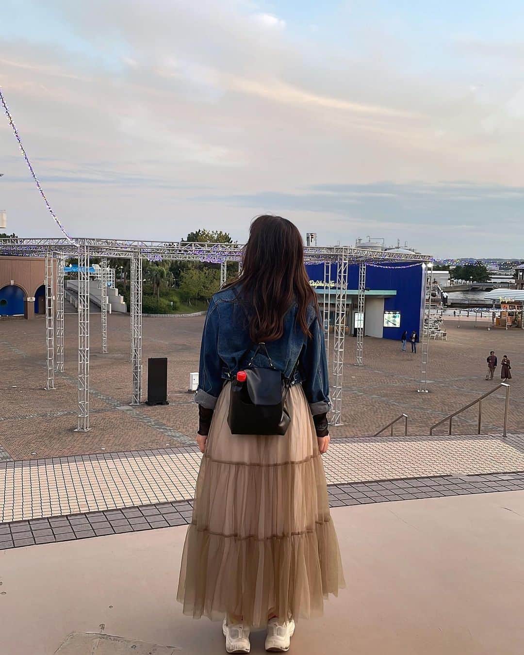 立野沙紀のインスタグラム：「なんか、エモくない？笑  ここのところ、何も考えないでぼーっとできる場所に飛んで行きたいなと思う立野です。笑  そしてやっぱりこの日もコーラは常備です。笑」