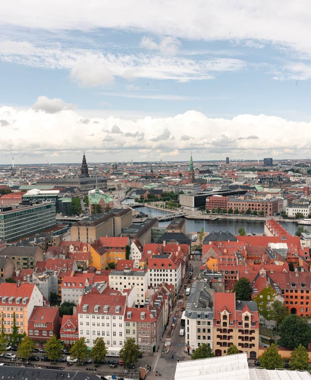 ルフトハンザさんのインスタグラム写真 - (ルフトハンザInstagram)「Copenhagen looks straight out of a movie.  No wonder it was selected as World Capital of Architecture this year. From picturesque buildings to stylish locals and heavenly sunsets by the pier, you won't be short any beautiful sights here.  Swipe for a glimpse of our camera roll, and don't forget to save this post for your next visit.  1. Nyhavn 2. The harbor of Copenhagen from Inderhavnsbroen 3. Superkilen Urban Park in Nørrebro 4. Tower of the Church of Our Saviour in Copenhagen 5. Archutecture in Downtown Copenhagen 6. Strolling along the old town 7. Walking up the Round Tower 8. Views over the city from the top of the Church of Our Saviour 9. Copenhagen Opera House  #Lufthansa #SayYesToTheWorld #Copenhagen」10月18日 23時30分 - lufthansa