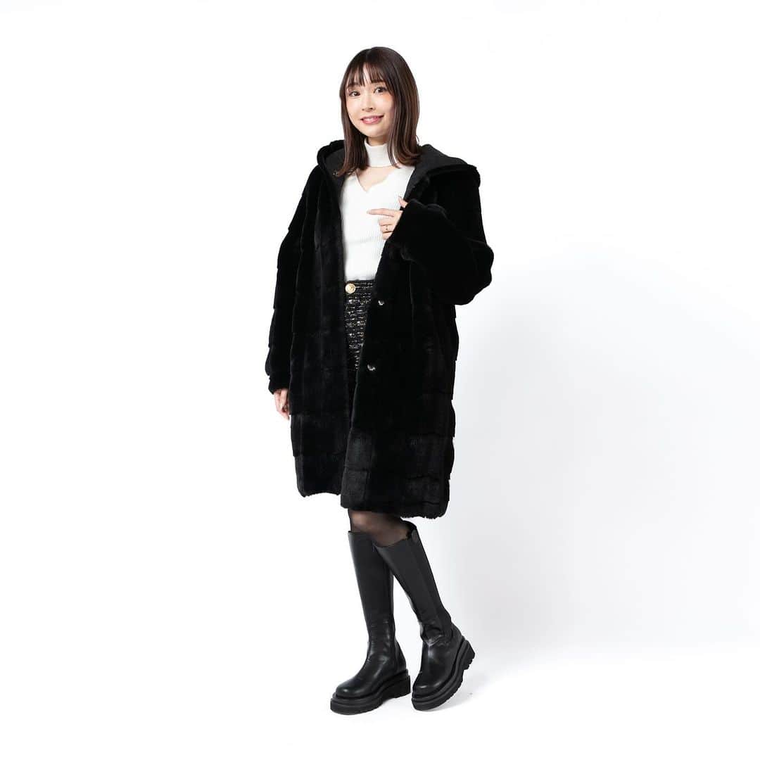 Select Shop MIRROR9さんのインスタグラム写真 - (Select Shop MIRROR9Instagram)「. 10/19(thu)20:00 START ✔︎Annie far coat ¥19,800(tax in) color/BK WH size/FREE  model 161cm   #MIRROR9 #ミラーナイン」10月19日 12時30分 - mirror9official