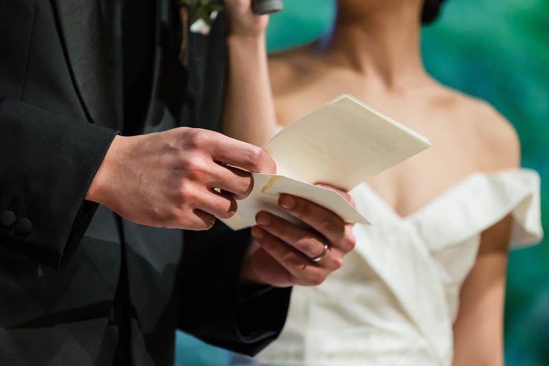 THE SODOH WEDDING OFFICIALのインスタグラム：「. To parents  今日伝えたかったこと 今日しか言えないこと 手紙の1文字1文字には おふたりの今までの想いが 溢れています  おふたりにとって 親御様にとって 新しい未来へ進む時間になるのです  .  >>@sodoh_wedding   #sodoh花嫁#thesodohhigashiyamakyoto  #ザソウドウ東山京都#ソウドウ#sodoh#weddingdress #結婚式 #thetreatdressing#プレ花嫁#卒花嫁#結婚準備#式場探し#関西花嫁#京都花嫁#入籍#プロポーズ#前撮り#ウェディングドレス#ウェディングヘアメイク　#トリートドレッシング#ウェルカムスペース#和装」