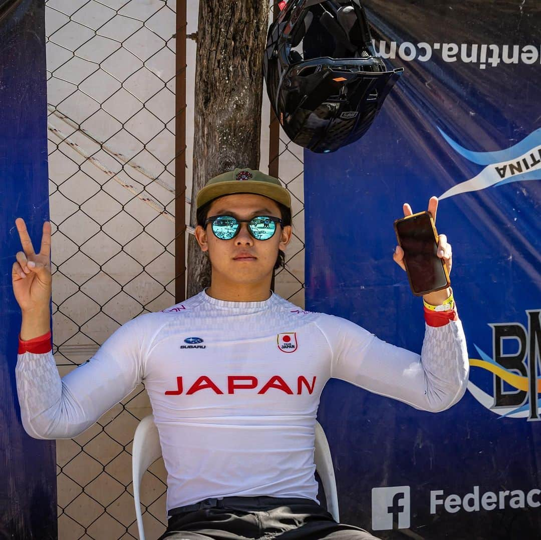 増田優一のインスタグラム：「World Cup season done! Back home from last 4rounds in Argentina. 1 final and 3quarter finals. It’s been interesting to doing whole rounds traveling around the world, sometimes has some troubles but still enjoyed what I’m doing! I want to say thank you to everyone behind me to make this season possible!🙌 • ワールドカップシリーズ終わりました！最後の4戦はアルゼンチンで行われ、決勝に1回進み、他の3戦は1/4決勝敗退でした。6月にトルコから始まり、ヨーロッパを中心に回り、最後は南アメリカ、アルゼンチンで終えました。今年がU23最後の年で、2回決勝に行けました。U23カテゴリーでまだ甘いですが、少しずつレースが出来るようになってきていると体感していると共にもっとレースしたいと思いました。全てのレースを回ることができ、サポートして頂いている皆さんに感謝の気持ちでいっぱいです。まだまだレベルを上げないといけないので、厳しい年になりますが、来年に向けてトレーニング頑張ります！　 ありがとうございました👊 Pc @navadanet  #TenBMXCommandments #SantiagoDelEstero #509」