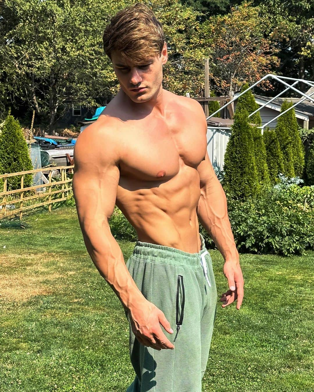 Jeff Seidさんのインスタグラム写真 - (Jeff SeidInstagram)「Casual physique update  Just enjoying life while being aesthetic 😄」10月19日 9時07分 - jeff_seid