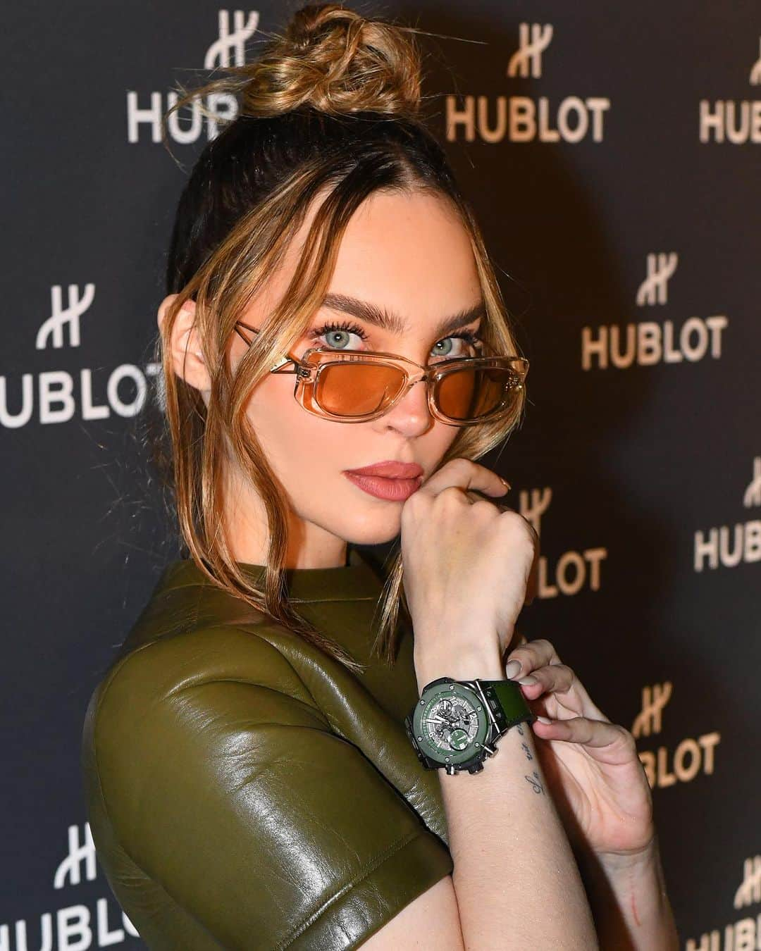 ベリンダさんのインスタグラム写真 - (ベリンダInstagram)「Feliz de empezar una nueva etapa con @Hublotmx @hublot con el lanzamiento del Big Bang Unico Titanium Green Ceramic, homenaje a México 🌵🇲🇽」10月19日 9時16分 - belindapop