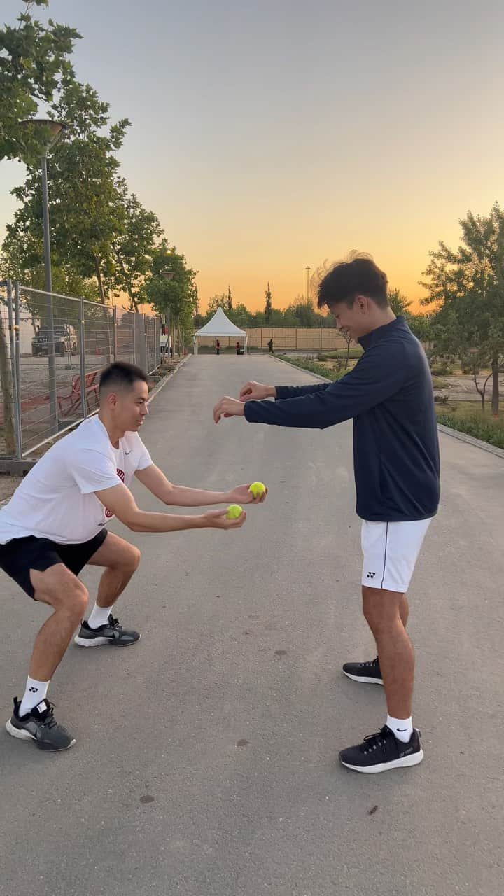 ハワード・シューのインスタグラム：「Some coordination work in the Pan Am Games Village #Santiago2023」