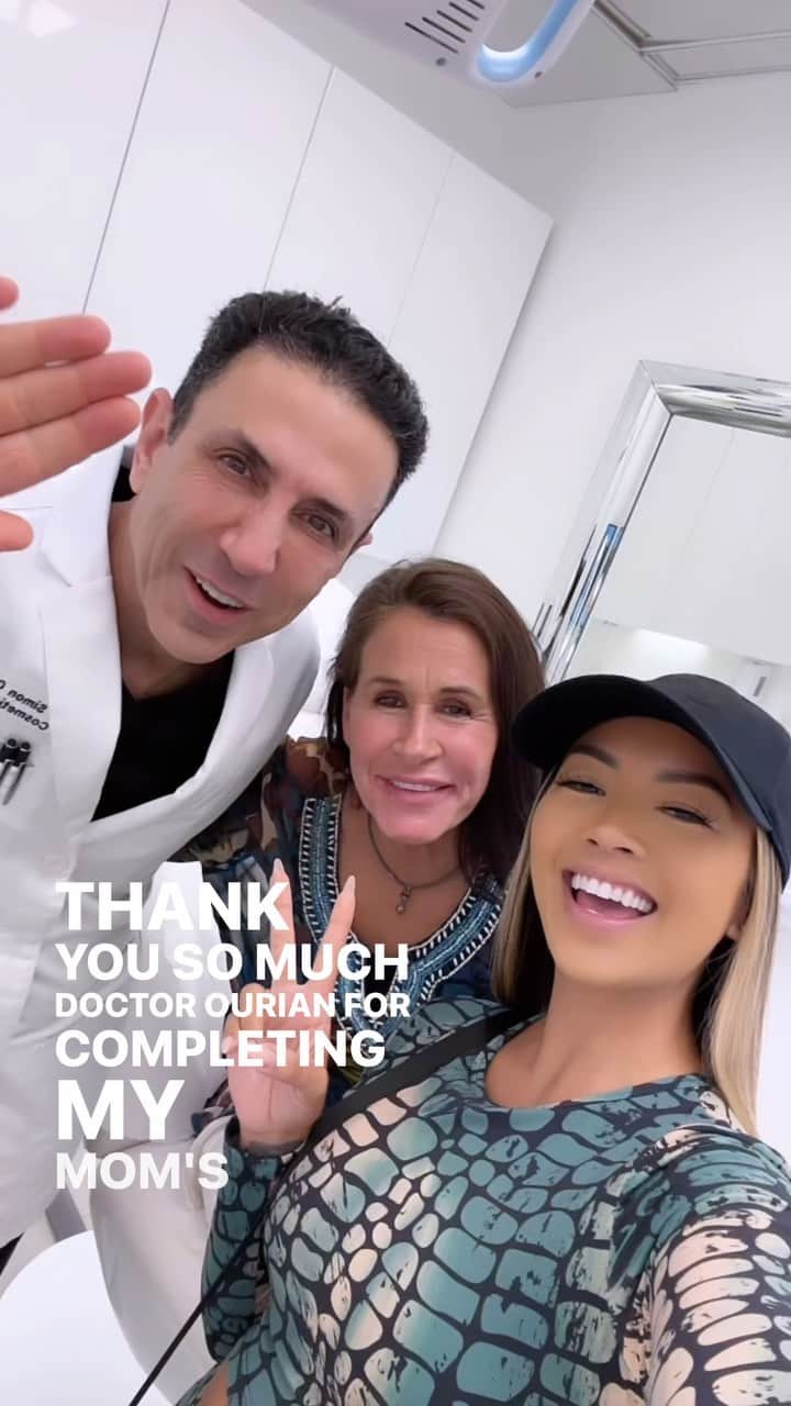 リアン Vのインスタグラム：「For Mama J’s birthday, she wanted a little extra pout! 💋 Big thanks to @simonourianmd1 for making her day extra special. We adore you! ❤️」