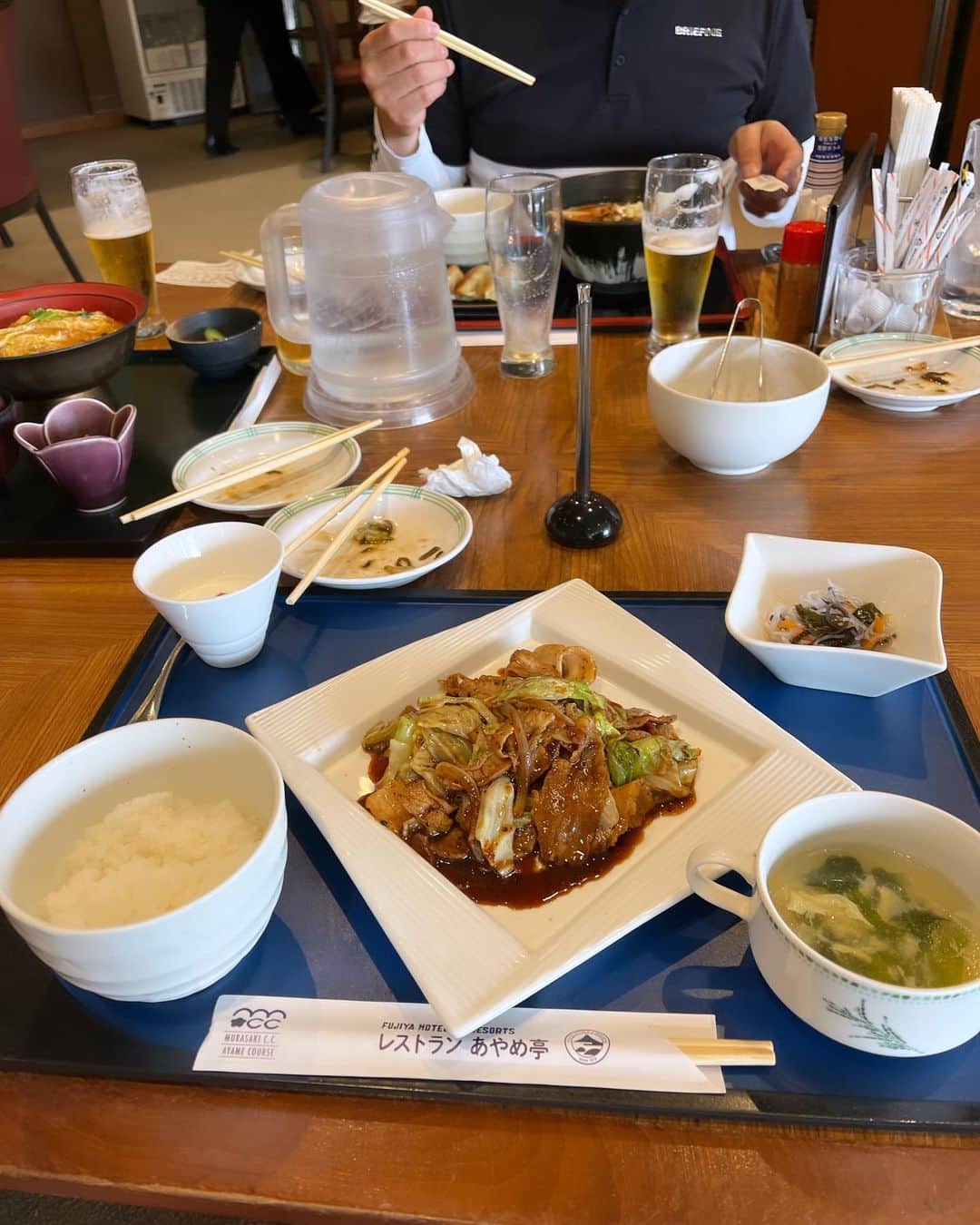金村義明さんのインスタグラム写真 - (金村義明Instagram)「自宅戻って 幻の出汁で鍋 最高に美味い😋 朝6時起きで紫カントリーあやめコースへ 秋のコンペへ！ 岡本会長、ケーマックス小林すん 有難うございました！ 新米沢山商品いただきました！ 自宅戻って、クライマックスオリックスロッテ戦リモート評論しながら、今夜はすき焼き！最高！」10月19日 9時42分 - yoshiaki_kanemura