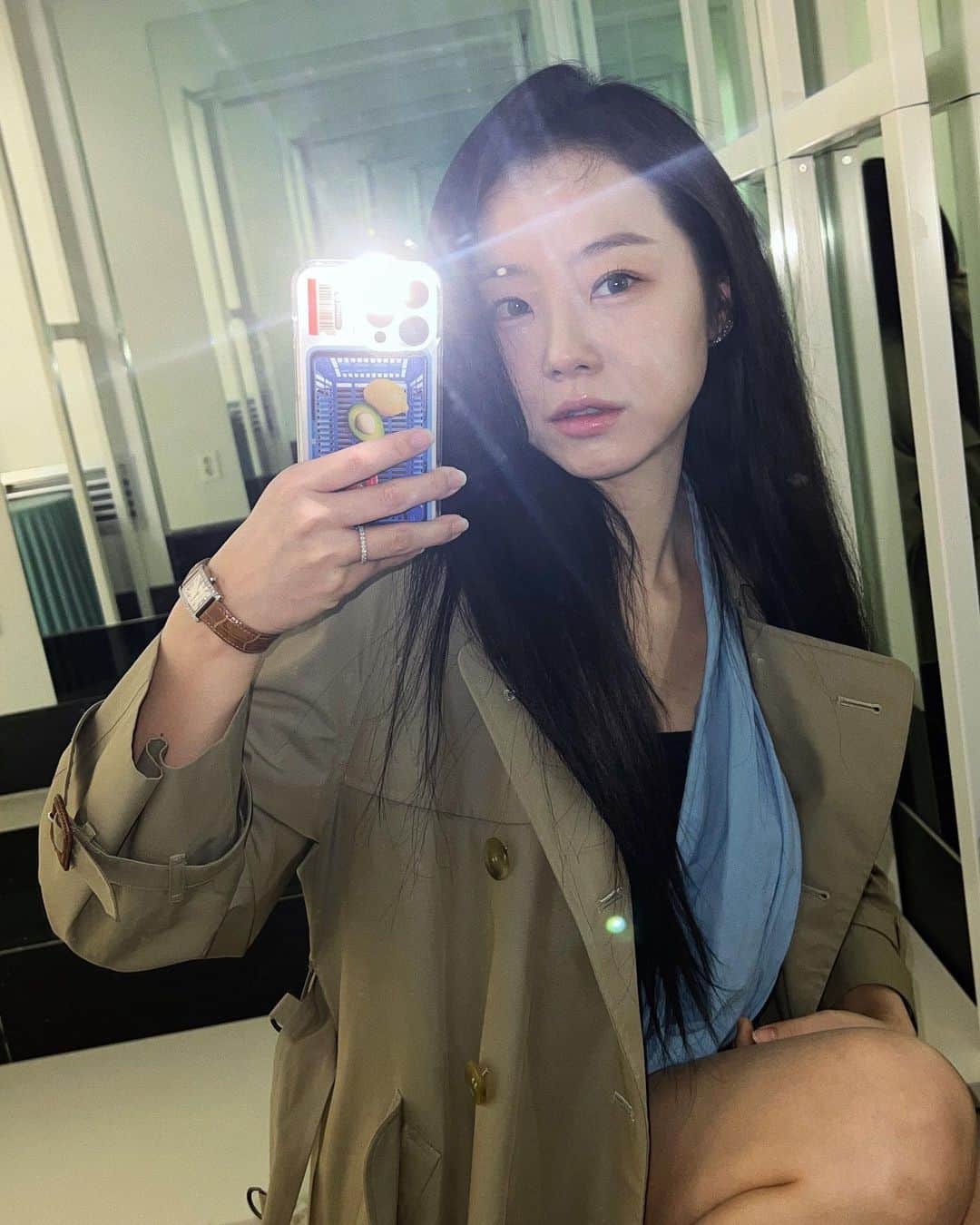 イ・シウォンのインスタグラム：「📸📸📸📸📸📸📸📸📸🤳🏻   하늘이 당신을 도울 거예요」