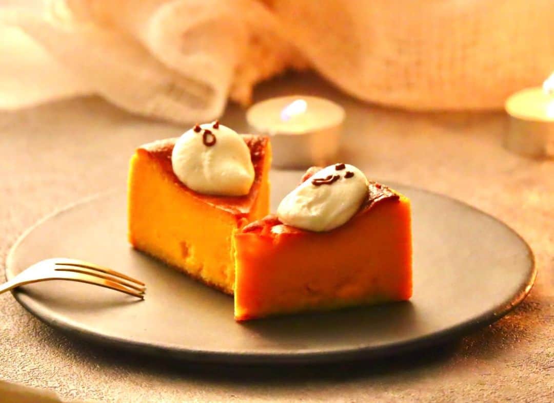 LECT レクトのインスタグラム：「第7回食LECT特別グルメ祭 . 1階 バッケンモーツアルト 「かぼちゃのバスクチーズ」 . もうすぐハロウィンですね。ちょっと怖可愛いおばけ達が乗った濃厚なかぼちゃのチーズケーキはいかがでしょうか。 . . #lect #レクト #バッケンモーツアルト #カボチャ #食lect #特別グルメ #特別グルメ祭 #期間限定 #バスクチーズ #広島スイーツ #広島 #広島市」