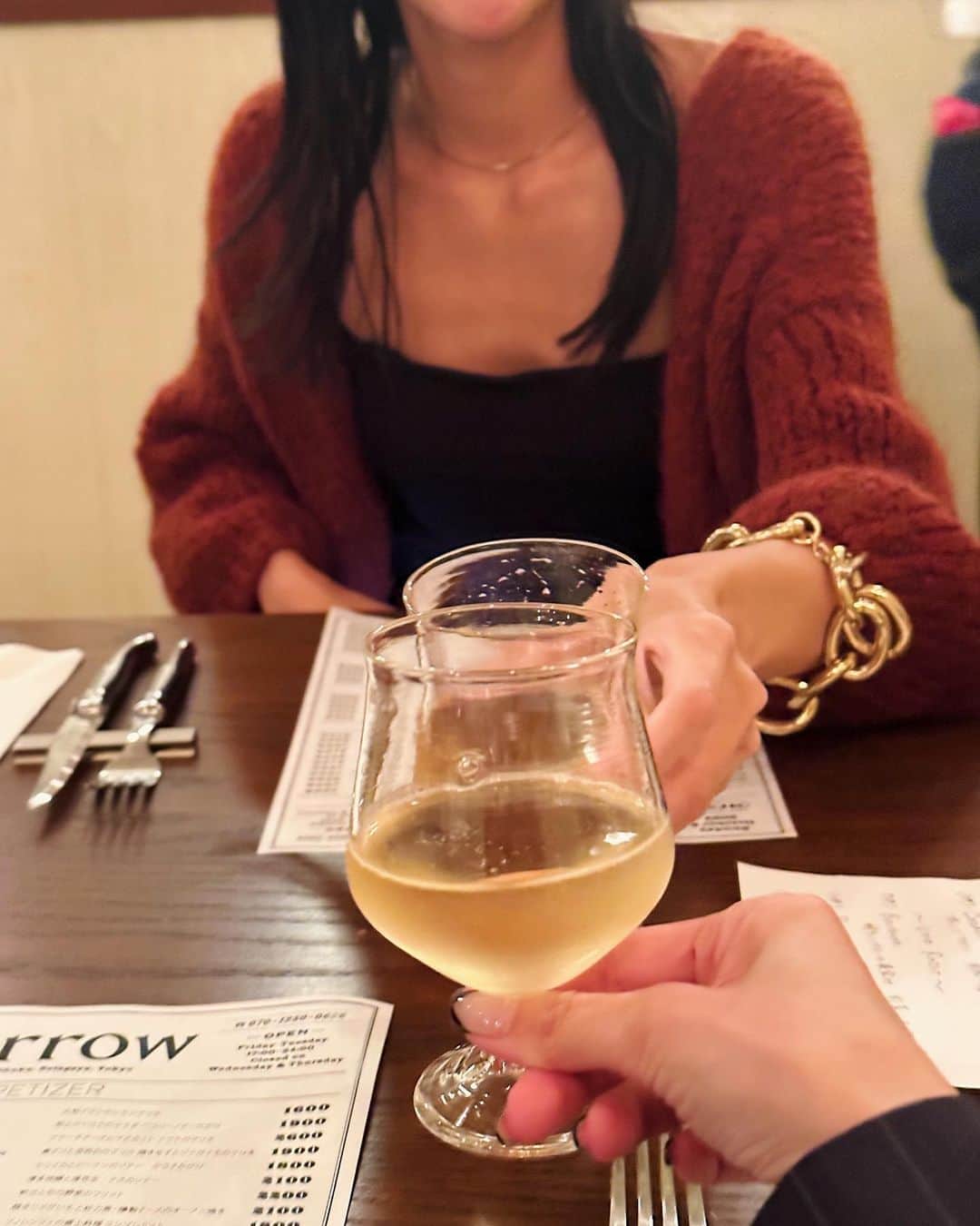 吉田沙世さんのインスタグラム写真 - (吉田沙世Instagram)「先週、 三連休最終日にお疲れさま会を🍷  雨が降って寒い日だったけど 話が尽きなくて話し込んでたら すっかりやんで 最後にラテを一杯飲んで帰る 平和な三連休の締めでした🌂🍂  @arrow_mishuku」10月19日 9時56分 - sayobaby