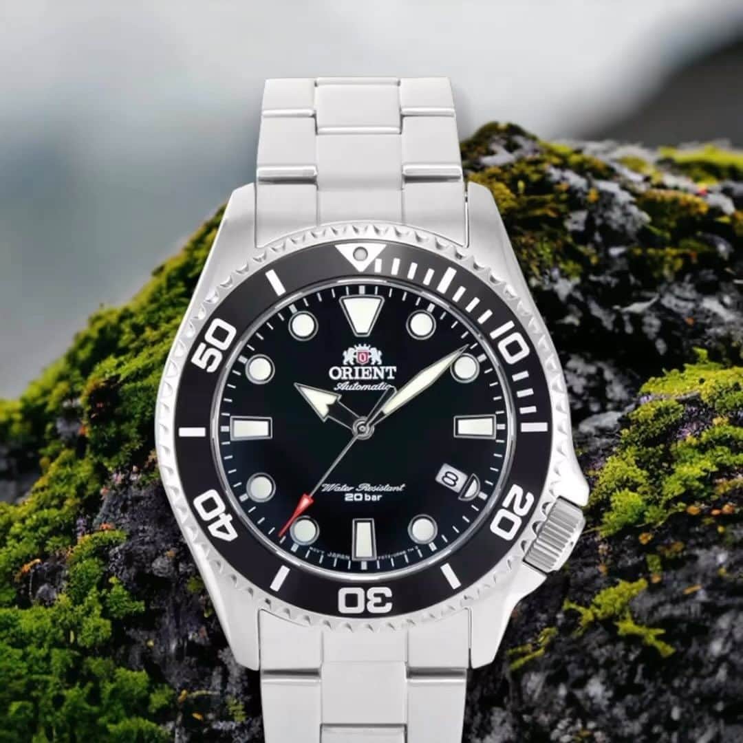 Orient Watchのインスタグラム：「The perfect diver for the fall season is here! 🍂  Take an exclusive $60 off the entire AC0K Diver series with code DIVE60 at check out.」