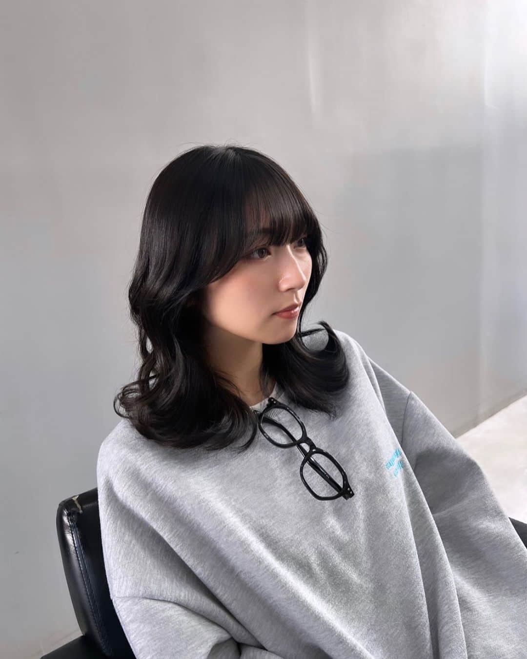 戸田華鈴さんのインスタグラム写真 - (戸田華鈴Instagram)「黒髪になりましたっ💇‍♀️  #黒髪 #ミディアムヘア #ヘアカット #黒髪復活」10月19日 10時06分 - karintsuji