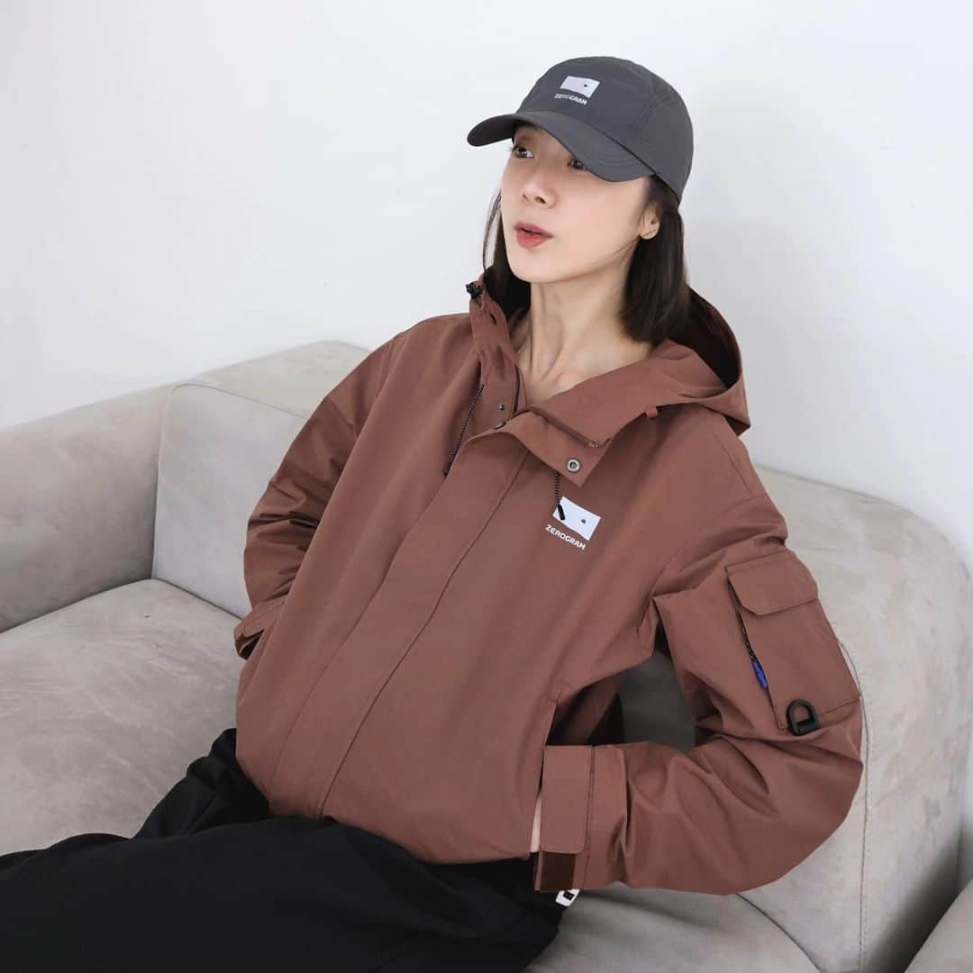 のインスタグラム：「오늘 같은 날씨에 바람막이만한 게 없지! 날 바람으로부터 막아줘🐻 감기 조심하세요🫶❣️」