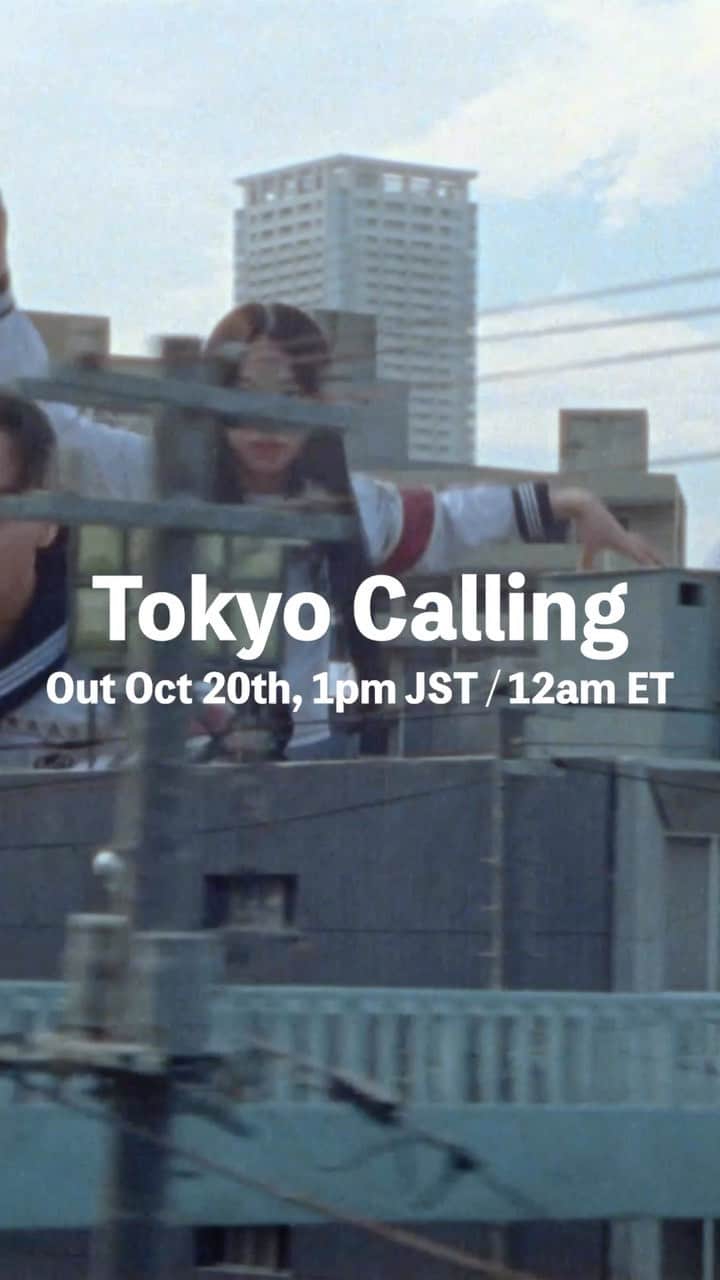新しい学校のリーダーズのインスタグラム：「"Tokyo Calling" New single & music video coming this Friday Oct 20th, 1pm JST / 12am ET  Catch the YouTube Premiere at https://ATARASHIIGAKKO.lnk.to/TokyoCalling-MV」