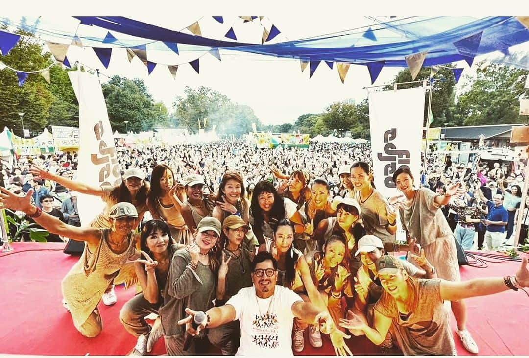 グレイス・カサリーノのインスタグラム：「素晴らしい❤️JAPAN インストラクターチーム❤️‍🔥  @event_host_japan @salsationfitness @alejodance @salsation_wear」