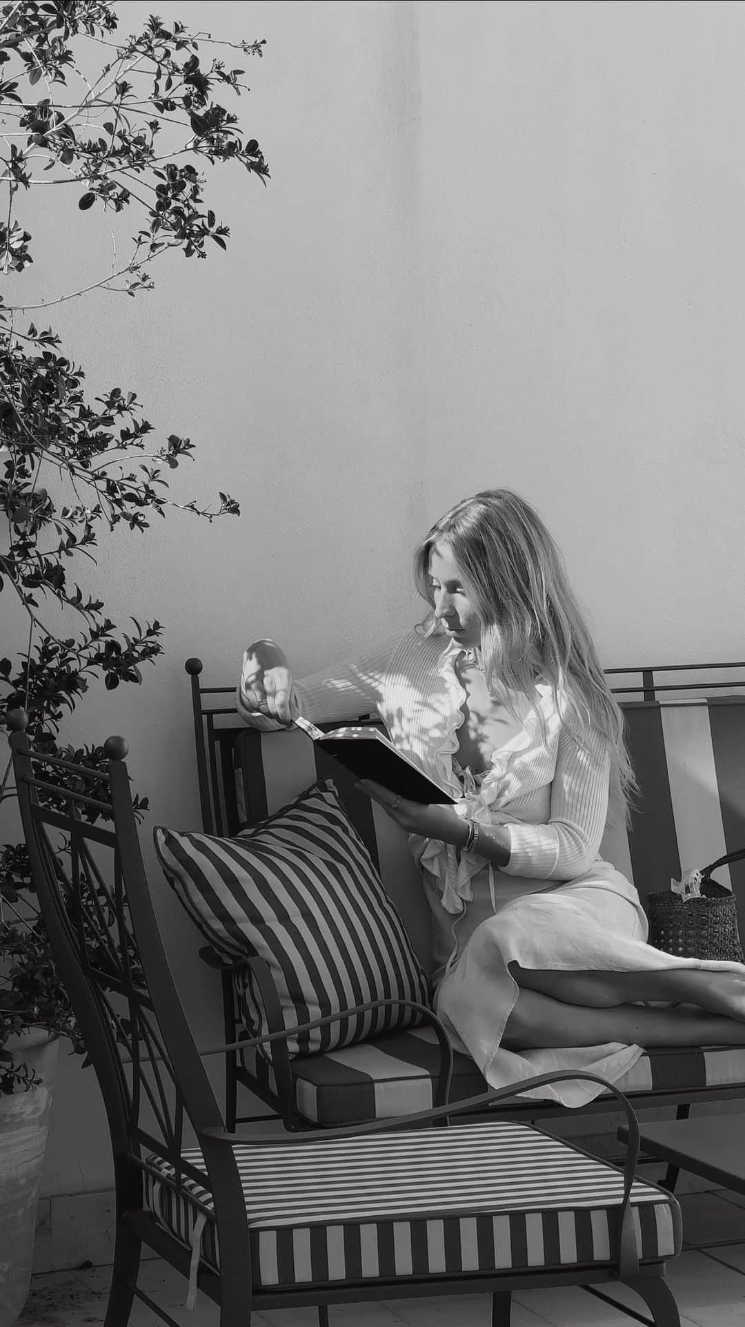 Carin Olssonのインスタグラム：「A moment of calm ♥️」