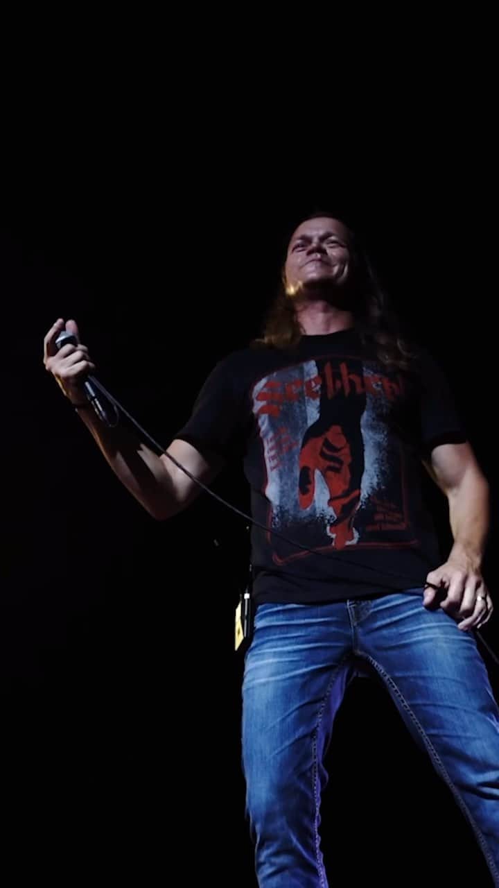 3 Doors Downのインスタグラム：「She said life’s a lot to think about sometimes…   🎥: @wurzy_media   #3doorsdown #theroadimon #livemusic #tour #awayfromthesun」