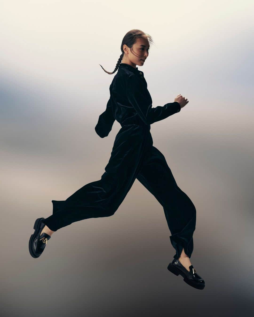 ジョルジオアルマーニのインスタグラム：「Seasonal spin⁣ ⁣ Photo @alygunawan⁣ Stylist @marcgoehring⁣ Models @shogiersztein」