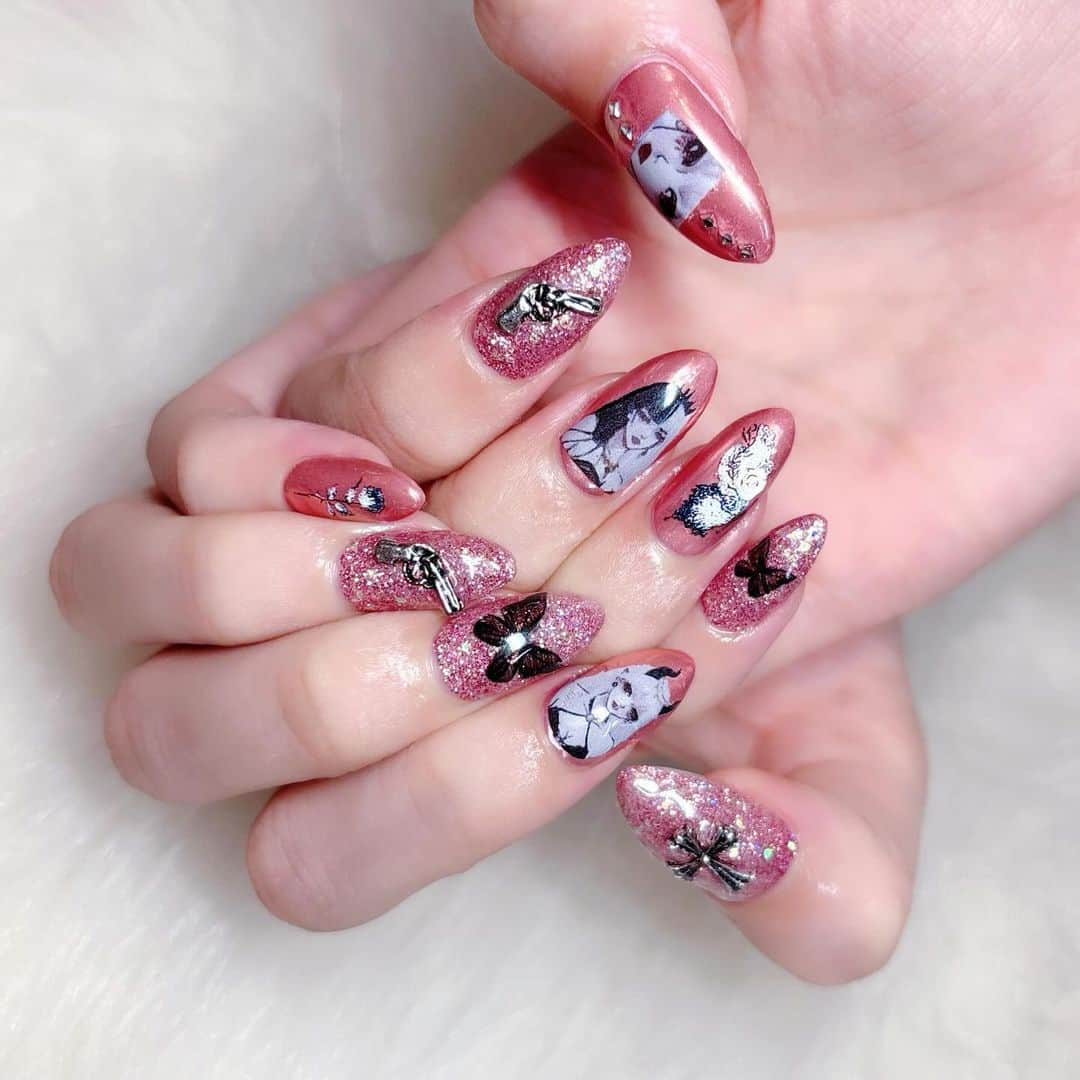 桜咲乃愛のインスタグラム：「Newnail💅🤍🪄  #Newnail#ピンクネイル #ピンクミラーネイル #ラメネイル#桜咲乃愛ネイル」