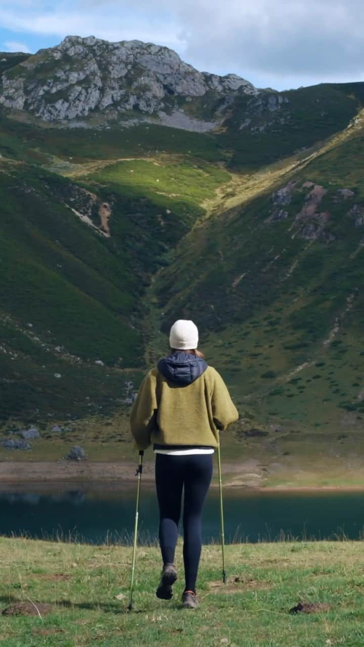 Oyshoのインスタグラム：「This is your reminder to take a break from the city and go hiking. . . . #oysho #trekkingcollection #conqueryourself」