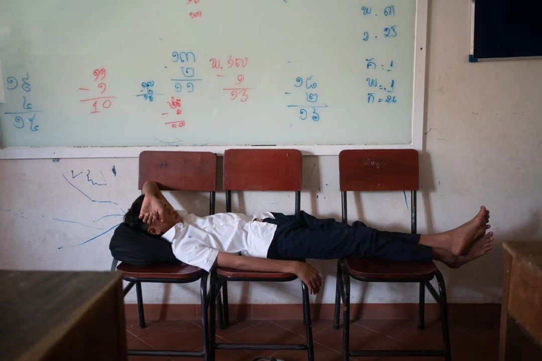 VuTheara Khamさんのインスタグラム写真 - (VuTheara KhamInstagram)「La Rentrée, Stung Mencheay, Phnom Penh, Cambodia, mars 2023 . 📅 J-1 pour l'exposition de demain avec  @pse_france Ouverture au public à partir de vendredi 20 octobre à la salle paroissiale de l'église Saint-Pierre de Montmartre, 2, Rue du Mont Cenis, Paris. . #cambodia #child #love #hope #future #school #documentary」10月19日 2時38分 - vutheara