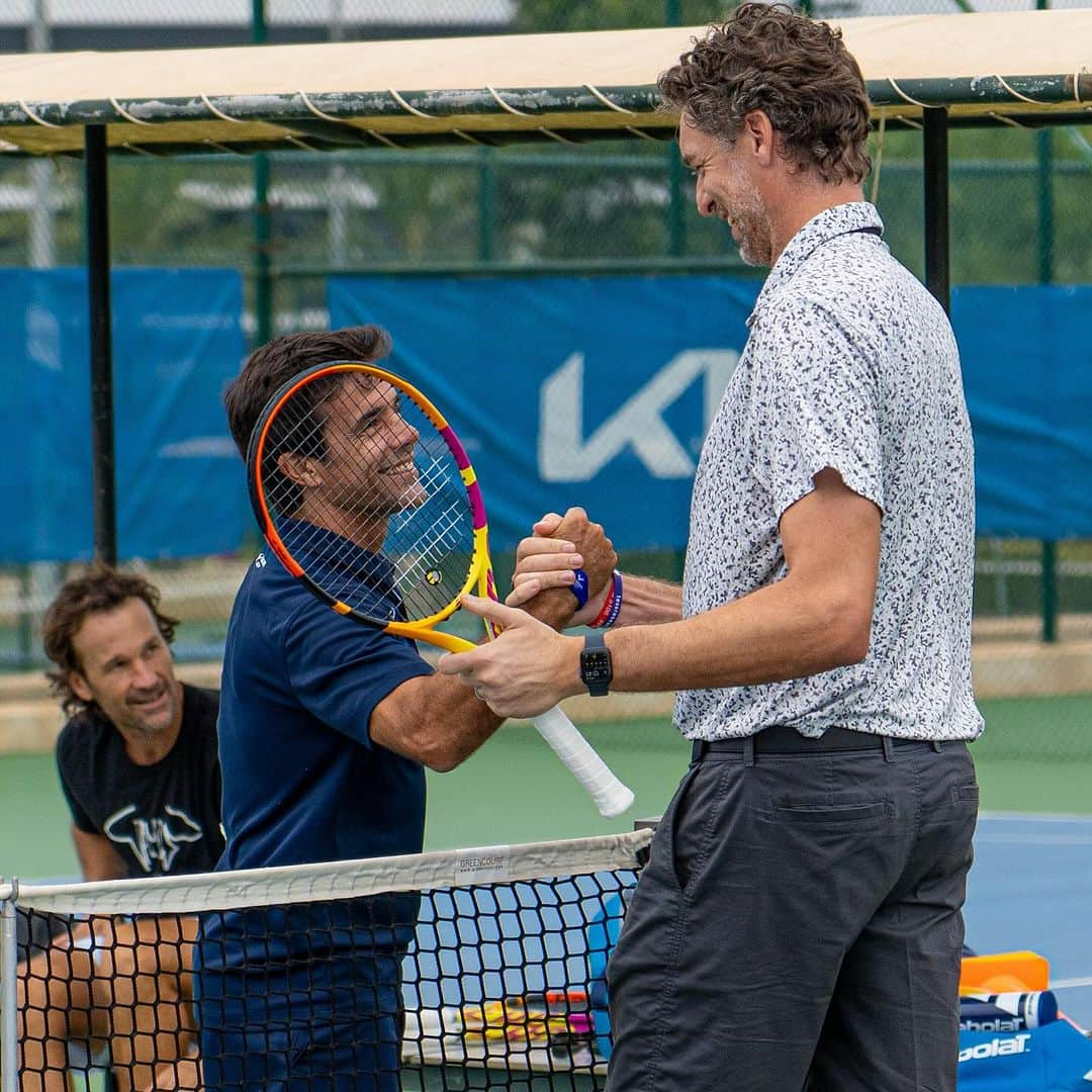 パウ・ガソルさんのインスタグラム写真 - (パウ・ガソルInstagram)「Game, Set & Match... @paugasol! VAMOS‼️  👏🏻 He is talented, passionate and shares our values! We have a new player in the @rafanadalacademy! 😉」10月19日 2時42分 - paugasol