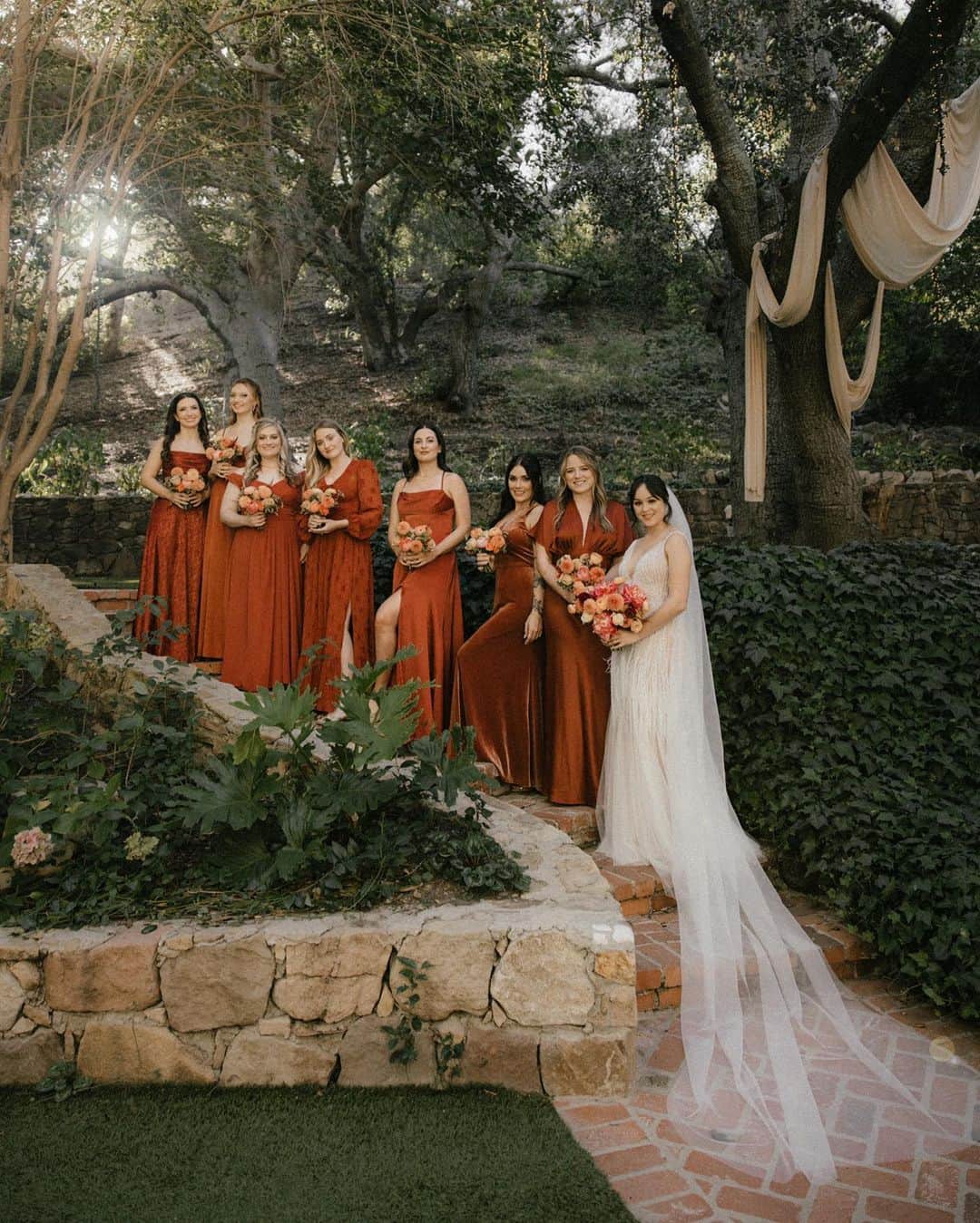 アマンダ・ミシェルカのインスタグラム：「10.14.23 ~ Last Saturday, one of my dearest friends of the last 10+ years married her best friend. Hayley, to know you is a blessing, to be your friend is easy, to be by your side as you say “I do” is something I will treasure forever. I love you angel. Here’s to you and Greg 🥂   📷 @taryndudleyphoto」