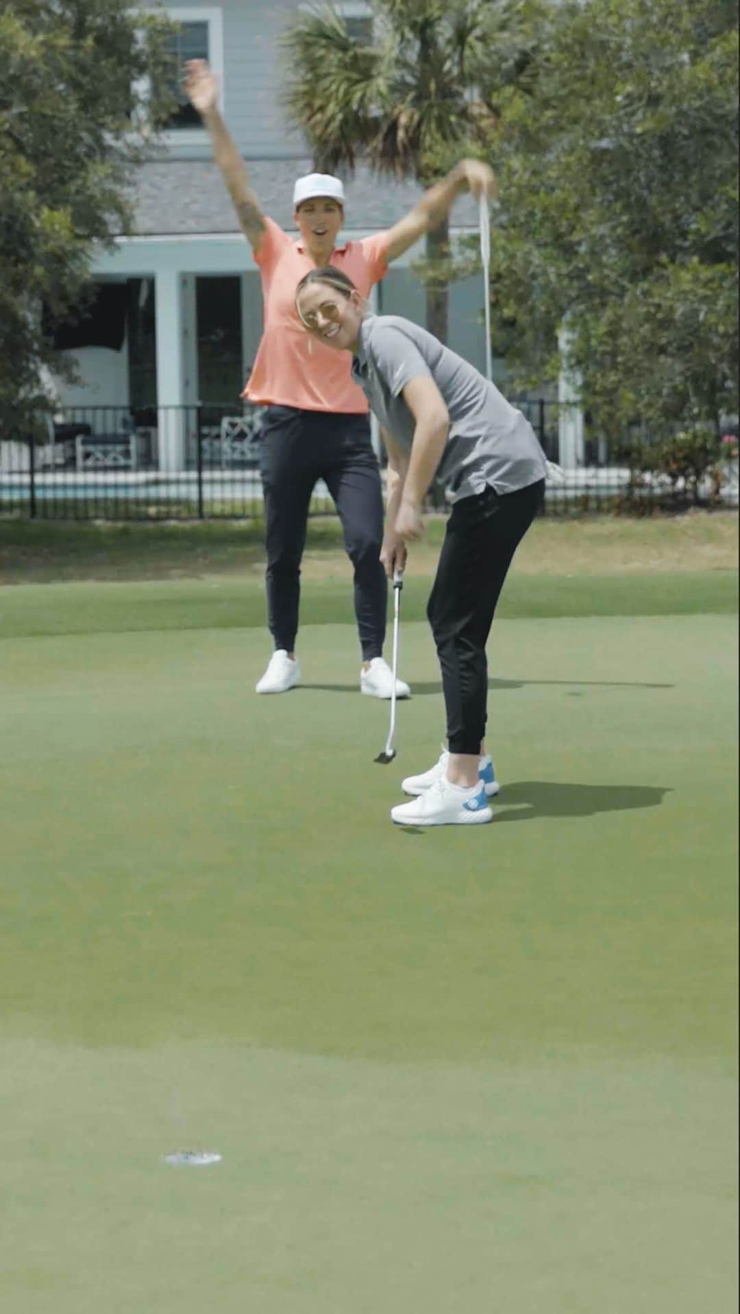 メル・リードのインスタグラム：「Mel and Carly. They’re just like us. (Except for the whole pro golf thing.) We go off the course and behind the scenes with these new moms to be. ​」