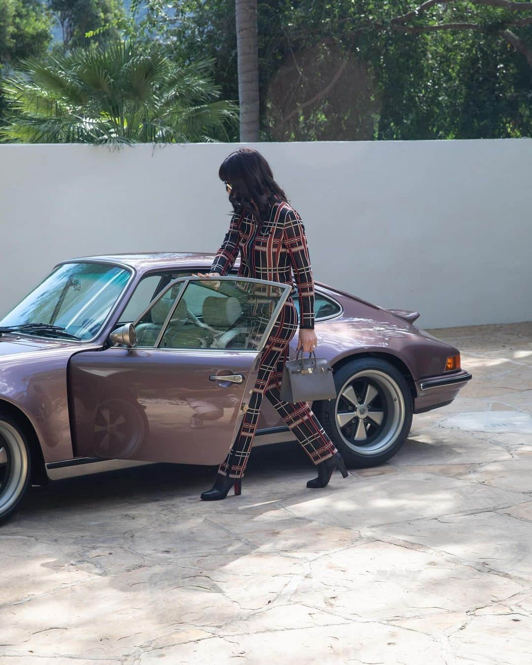 ブリトニー・ワードさんのインスタグラム写真 - (ブリトニー・ワードInstagram)「My @singervehicledesign or Jenson’s? 😊  Photo @torreywest」10月19日 2時52分 - brittnybutton