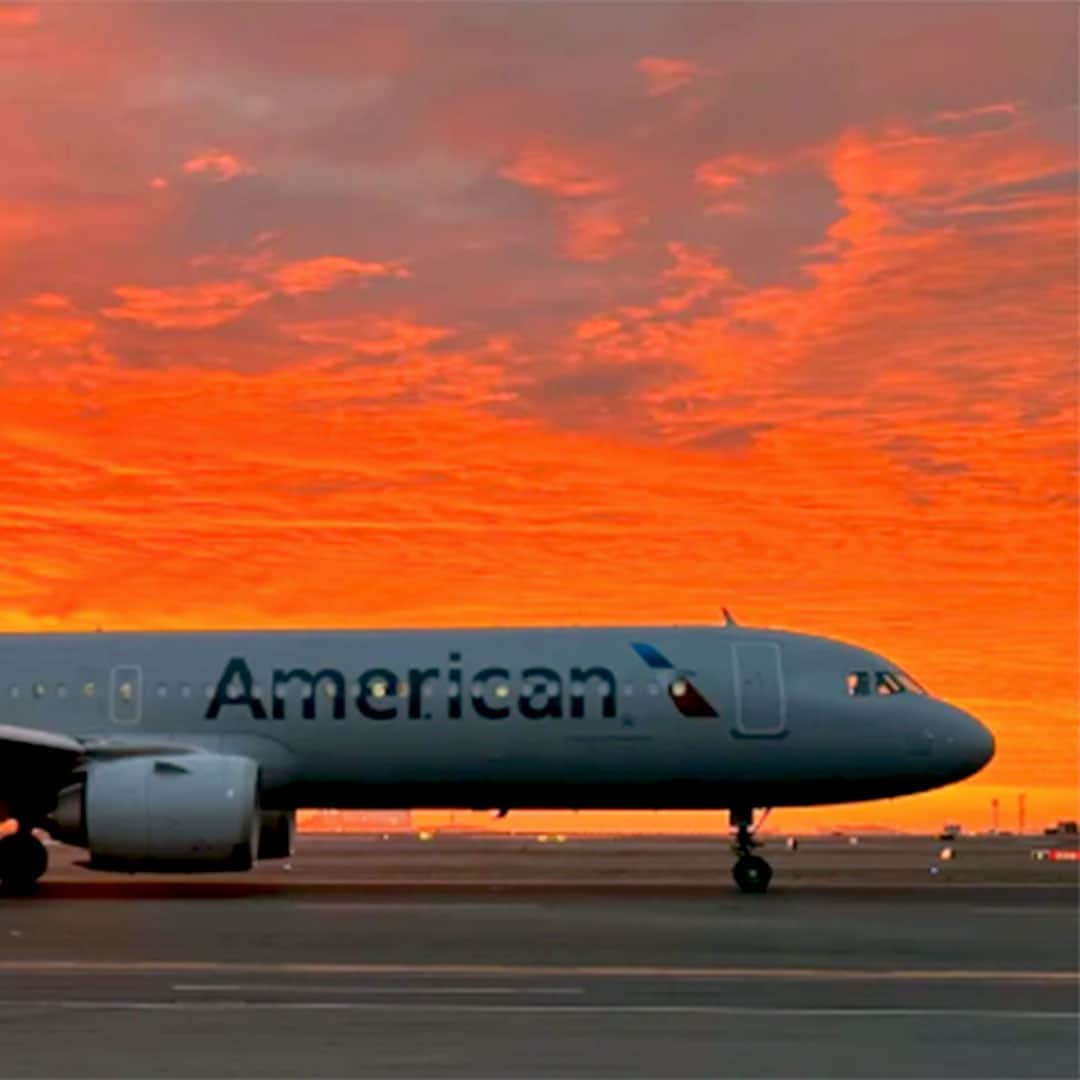 アメリカン航空さんのインスタグラム写真 - (アメリカン航空Instagram)「Chasing horizons, catching sunsets. 🌆 ☀️ Can you guess where we are? ✈️」10月19日 3時14分 - americanair