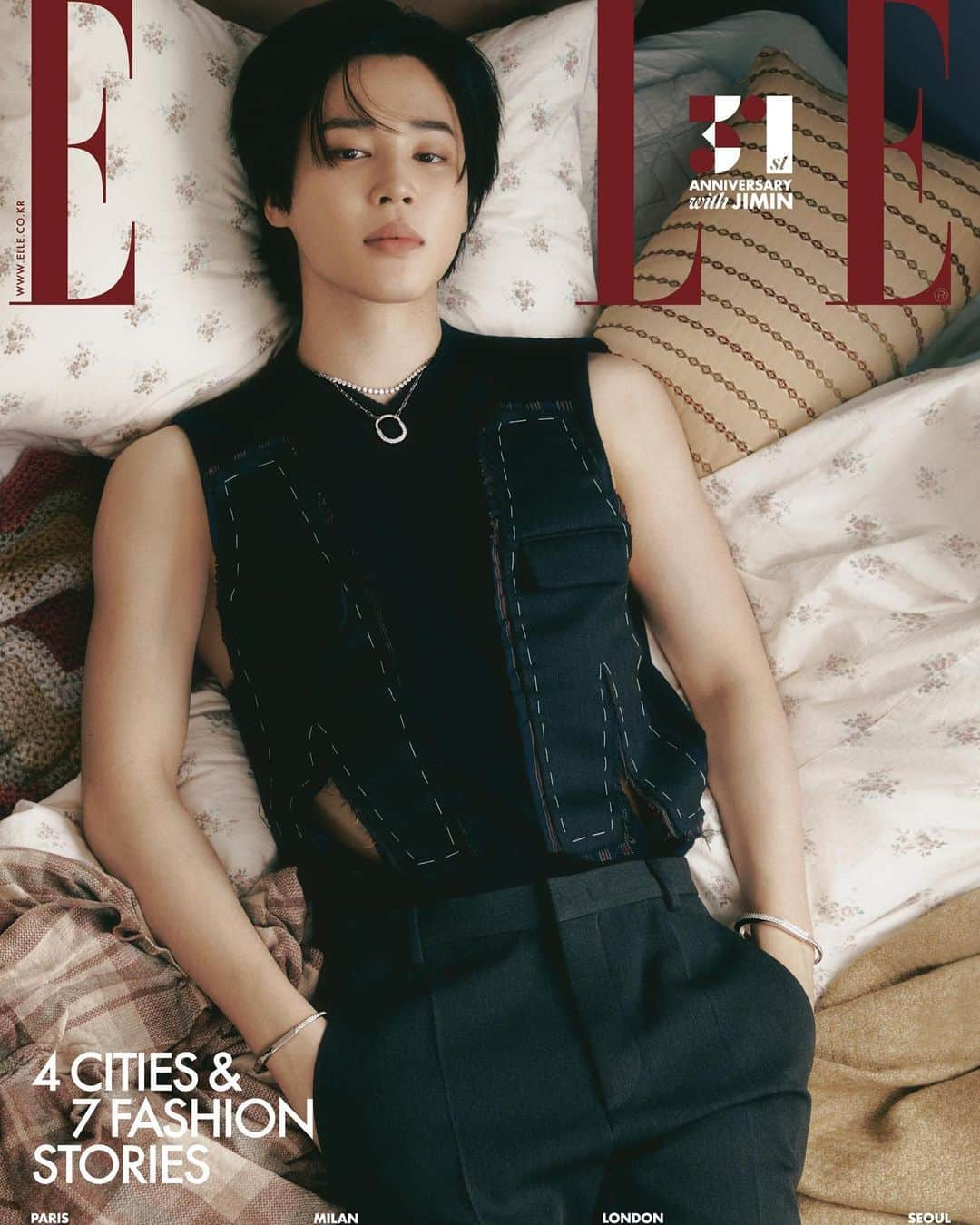 allkpopTHESHOPさんのインスタグラム写真 - (allkpopTHESHOPInstagram)「#JIMIN graces the cover of #ELLEkorea for November 2023!   Preorders are open!」10月19日 3時59分 - allkpoptheshop