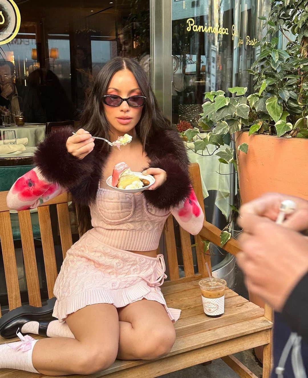 のインスタグラム：「Have your cake and eat it too @guizioo in FELT CUTE 🍰」