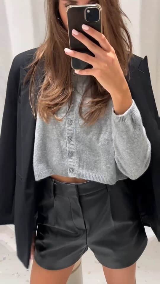 Stradivariusのインスタグラム：「Total outfit goals 🫶🏻  #stradivarius #stradilooks #totaloutfit #outfitforfall」
