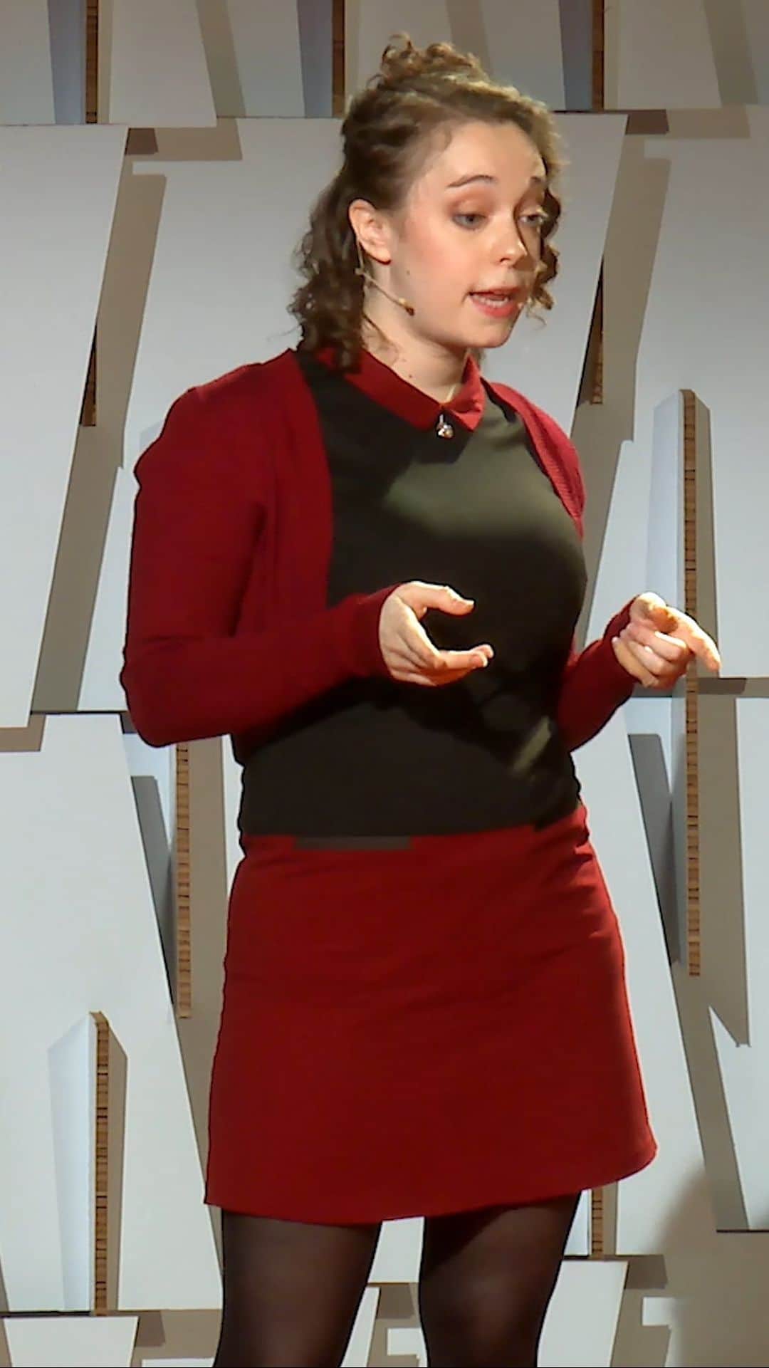 TED Talksのインスタグラム：「Do you hate the sound of your own voice? Turns out, you’re not alone. According to voice expert Rébecca Kleinberger one of the reasons why has to do with your ears!👂 In her TED Talk, she explains why the way you hear your own voice while speaking is distinctly different from the way you hear it when it’s captured in an audio or video recording. “Your voice is a very complex phenomenon,” she says. Visit the link in @ted ’s bio to learn more fascinating things about the human voice.」